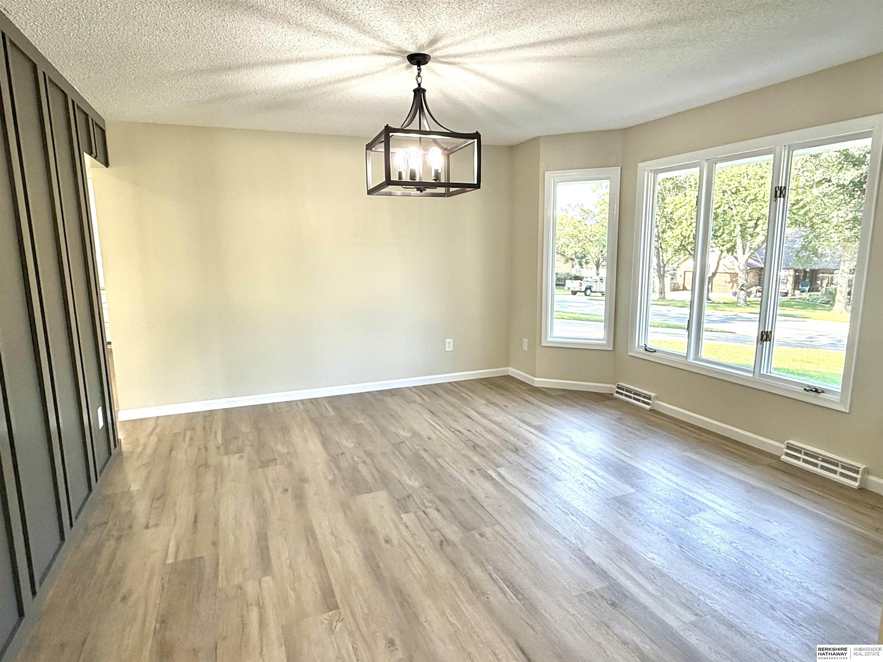 Council Bluffs, Iowa 51503, United States, 5 Bedrooms Bedrooms, ,4 BathroomsBathrooms,Residential,Active,197613