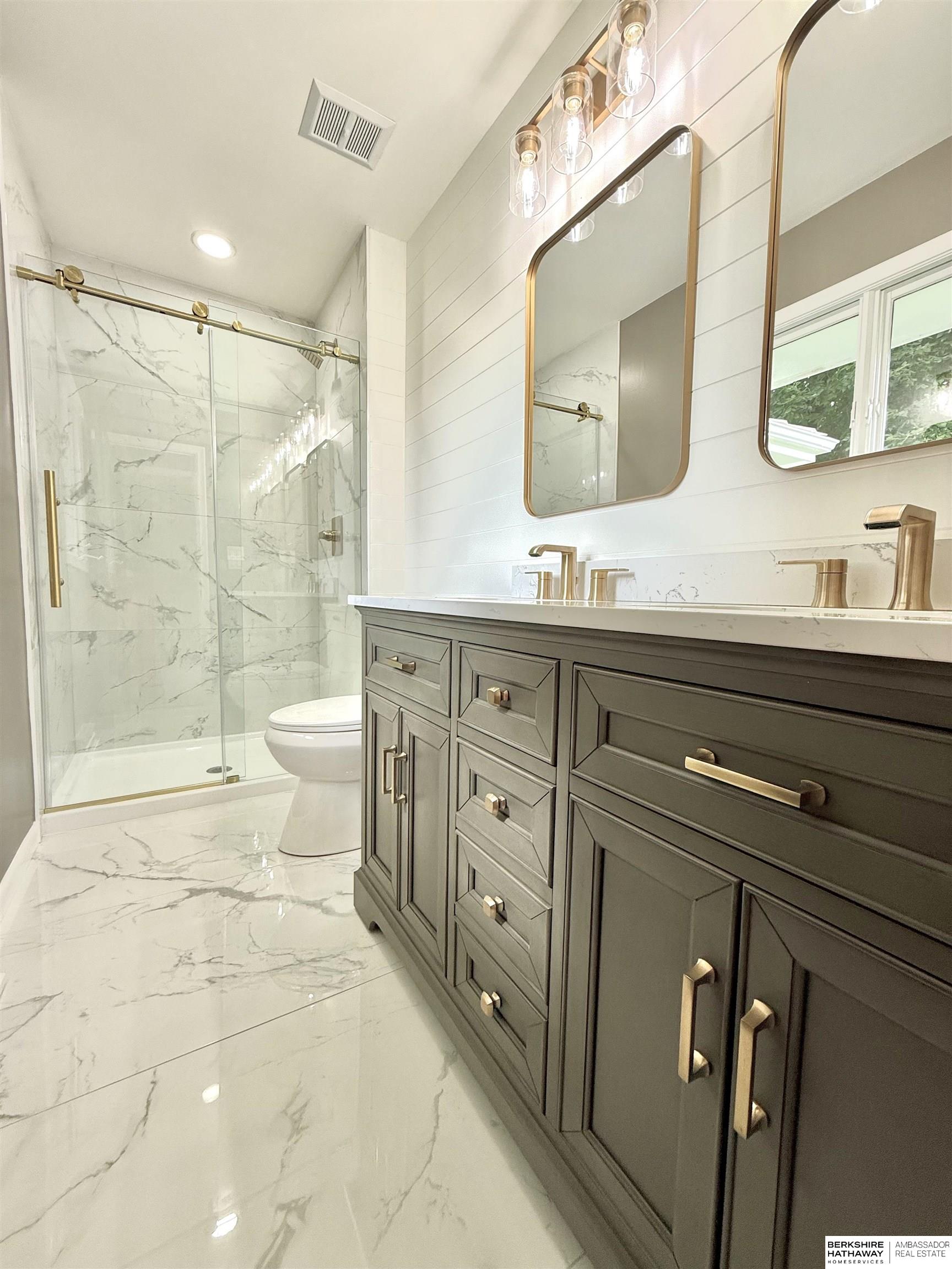 Council Bluffs, Iowa 51503, United States, 5 Bedrooms Bedrooms, ,4 BathroomsBathrooms,Residential,Active,197613