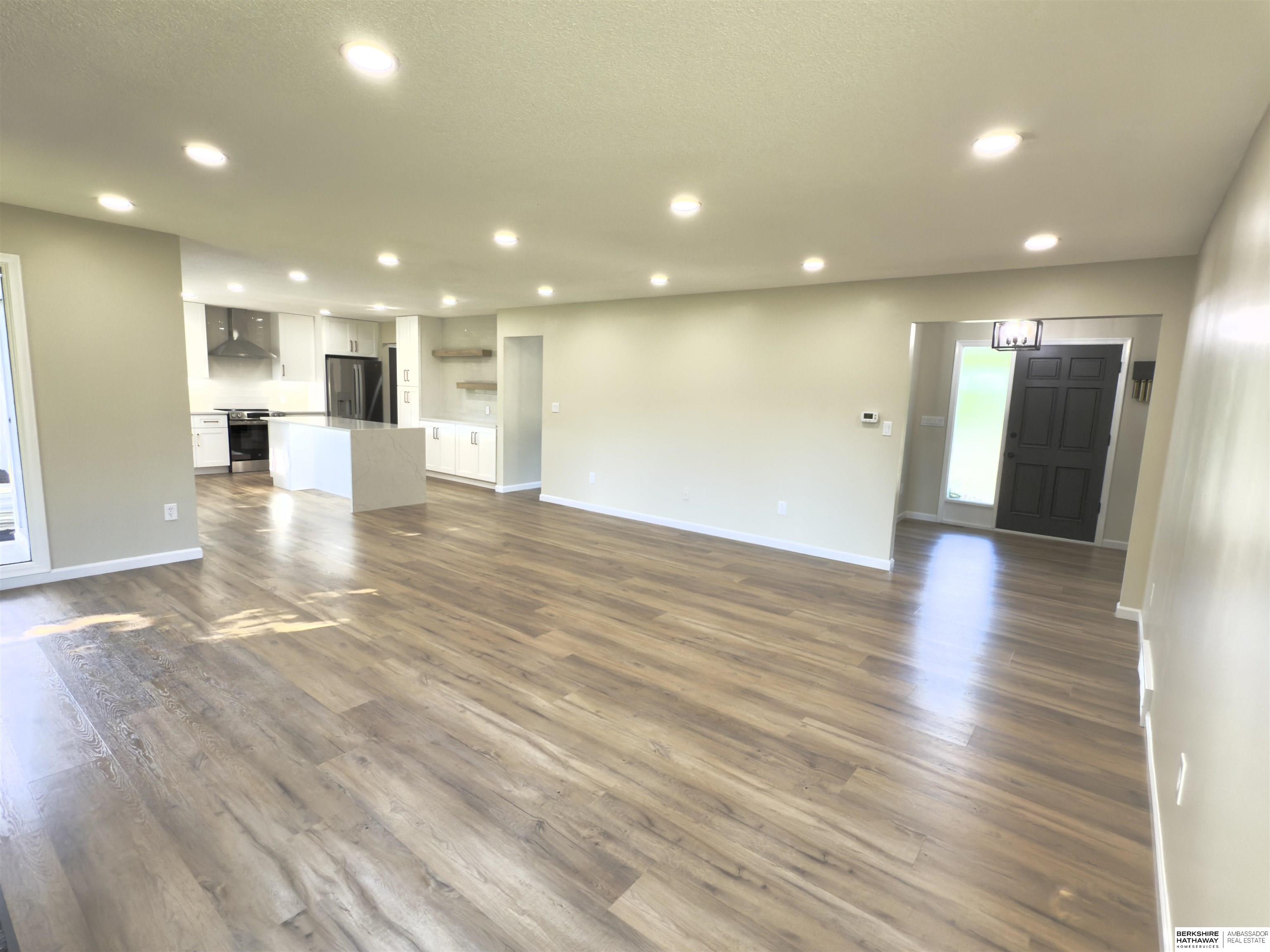 Council Bluffs, Iowa 51503, United States, 5 Bedrooms Bedrooms, ,4 BathroomsBathrooms,Residential,Active,197613