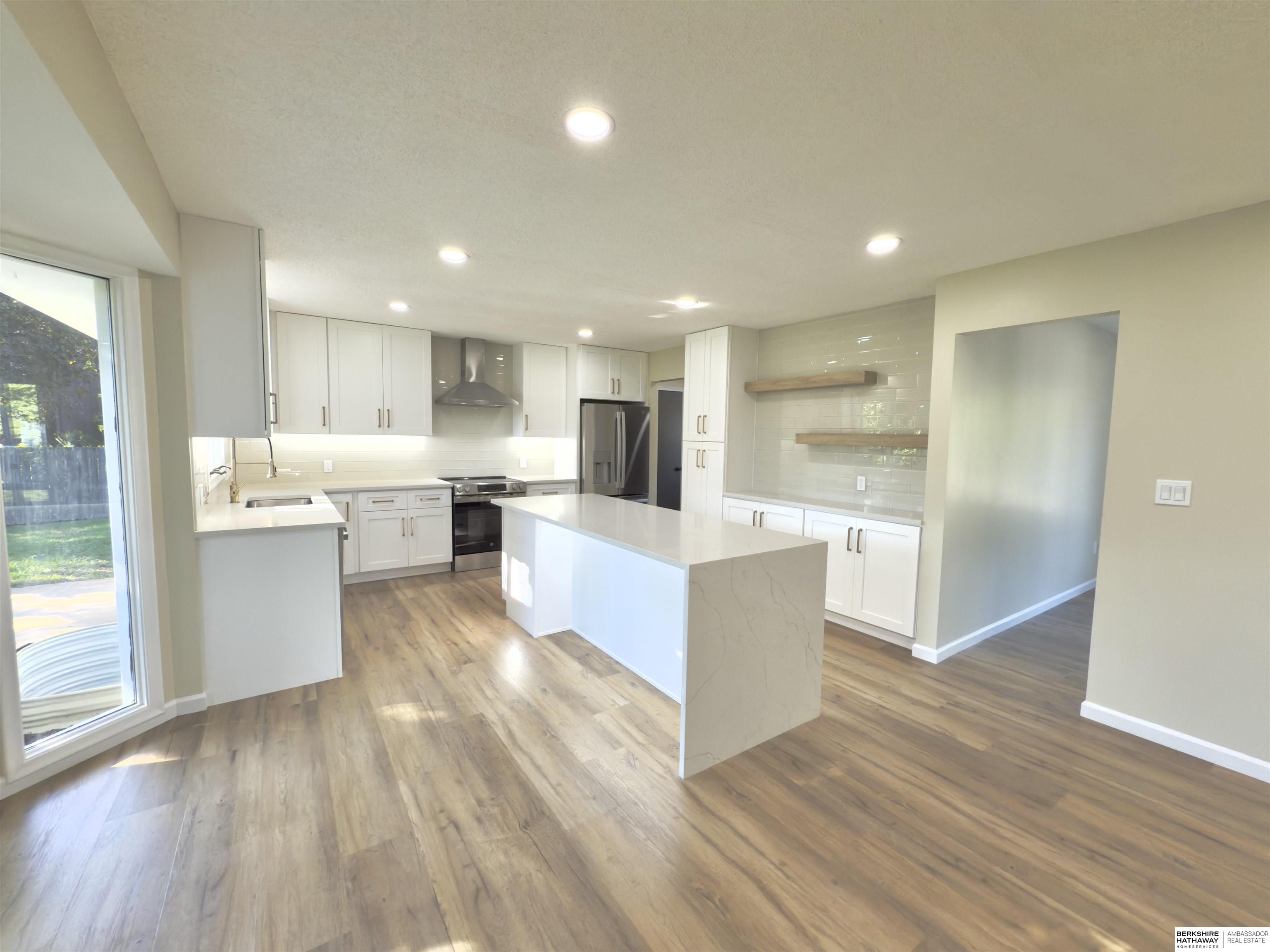 Council Bluffs, Iowa 51503, United States, 5 Bedrooms Bedrooms, ,4 BathroomsBathrooms,Residential,Active,197613