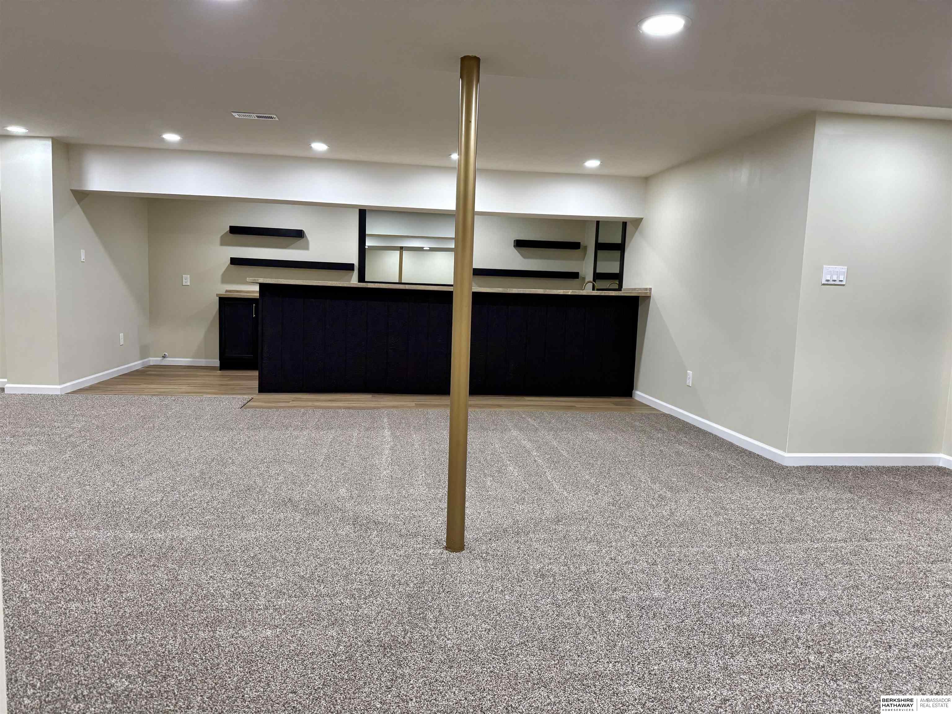 Council Bluffs, Iowa 51503, United States, 5 Bedrooms Bedrooms, ,4 BathroomsBathrooms,Residential,Active,197613