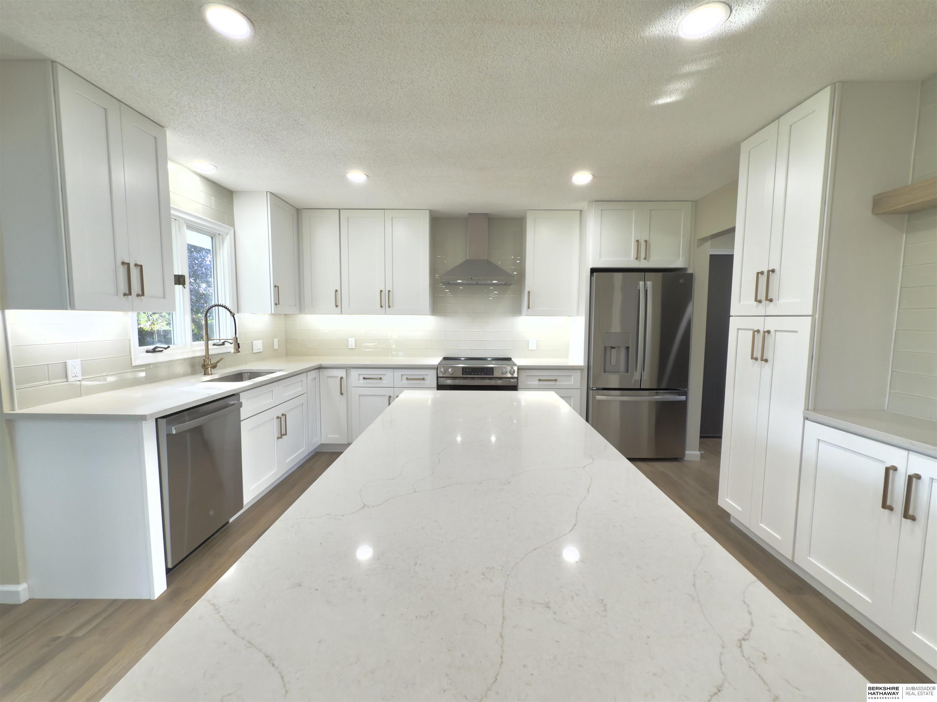 Council Bluffs, Iowa 51503, United States, 5 Bedrooms Bedrooms, ,4 BathroomsBathrooms,Residential,Active,197613