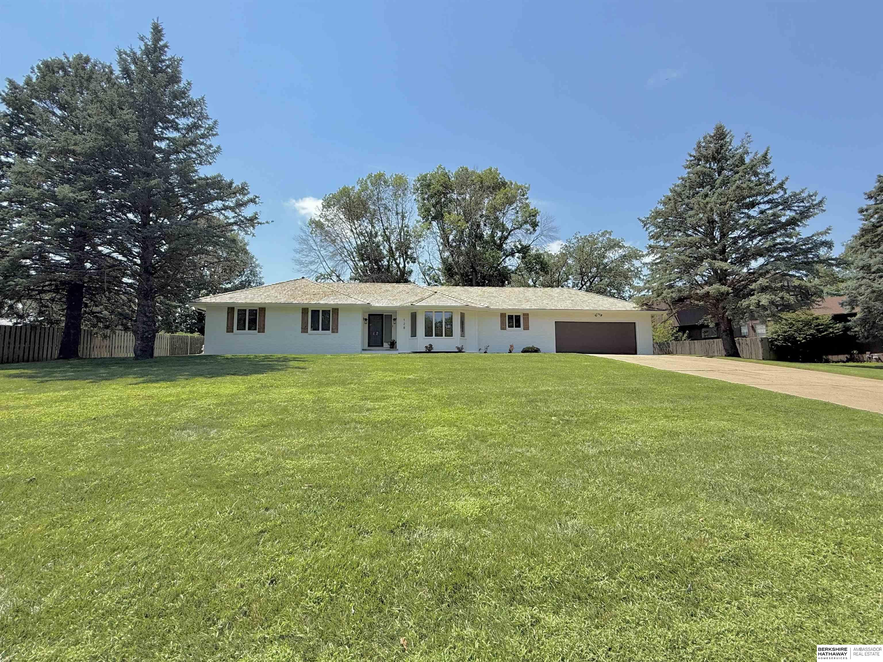 Council Bluffs, Iowa 51503, United States, 5 Bedrooms Bedrooms, ,4 BathroomsBathrooms,Residential,Active,197613