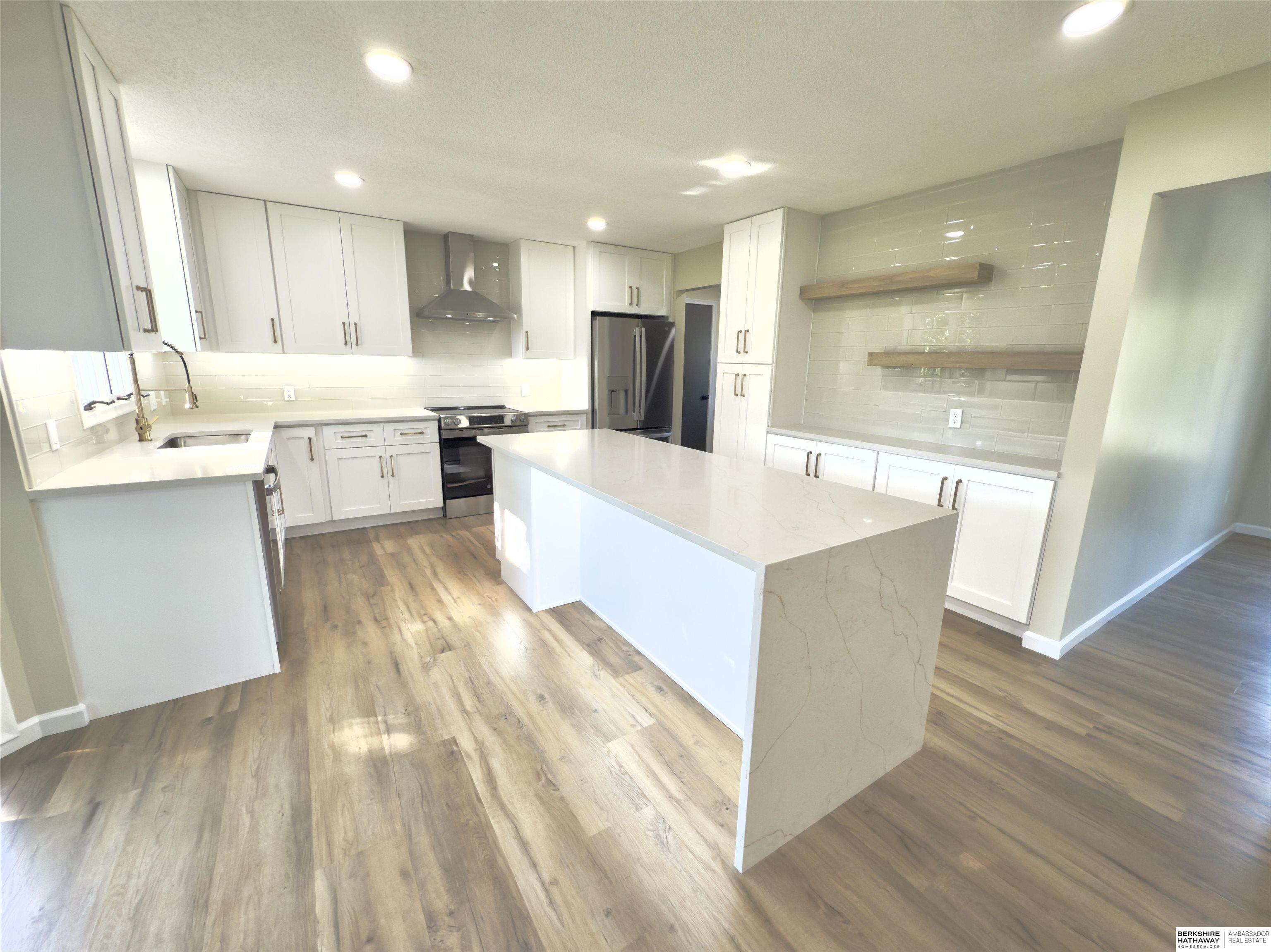 Council Bluffs, Iowa 51503, United States, 5 Bedrooms Bedrooms, ,4 BathroomsBathrooms,Residential,Active,197613