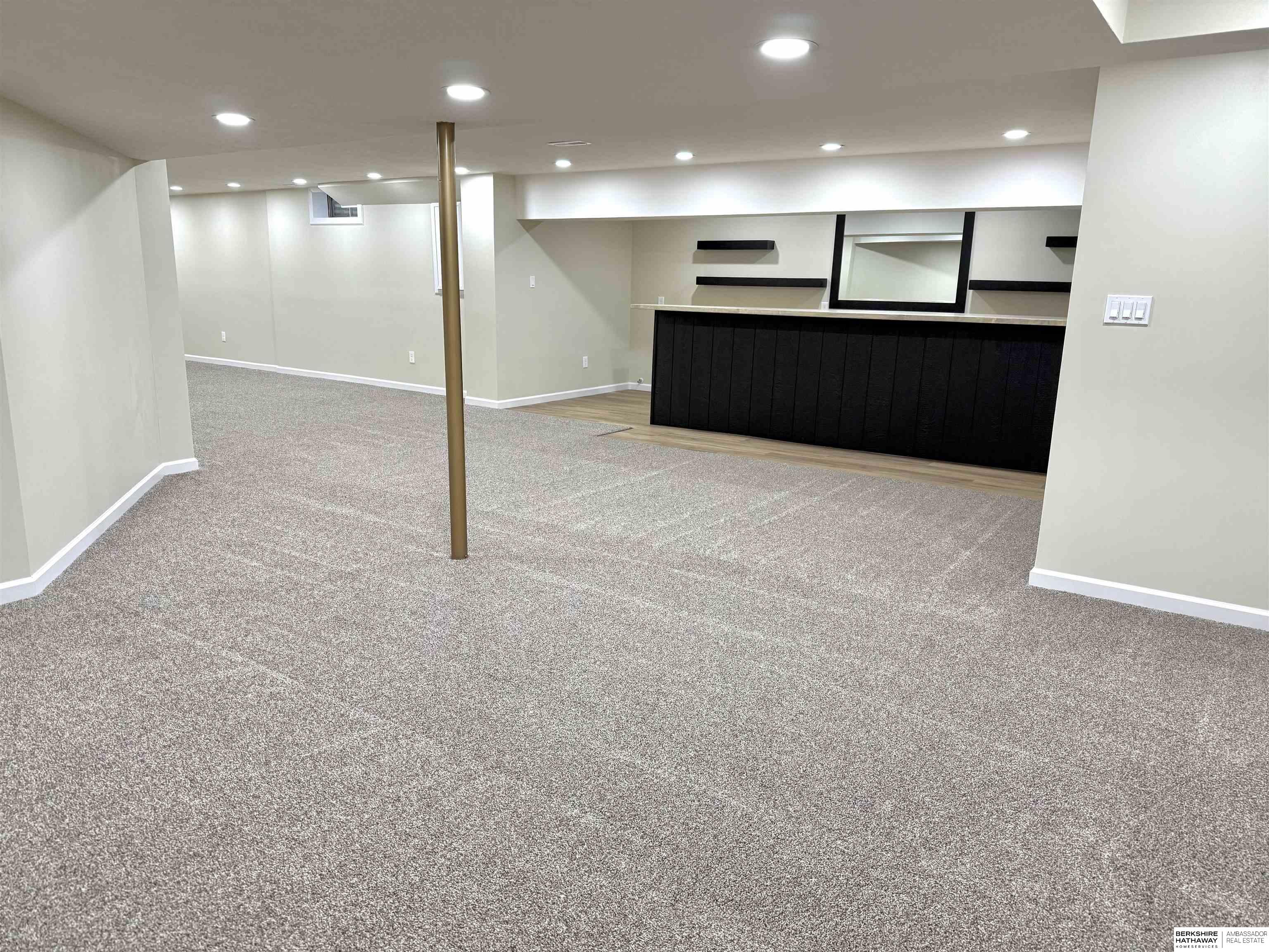 Council Bluffs, Iowa 51503, United States, 5 Bedrooms Bedrooms, ,4 BathroomsBathrooms,Residential,Active,197613