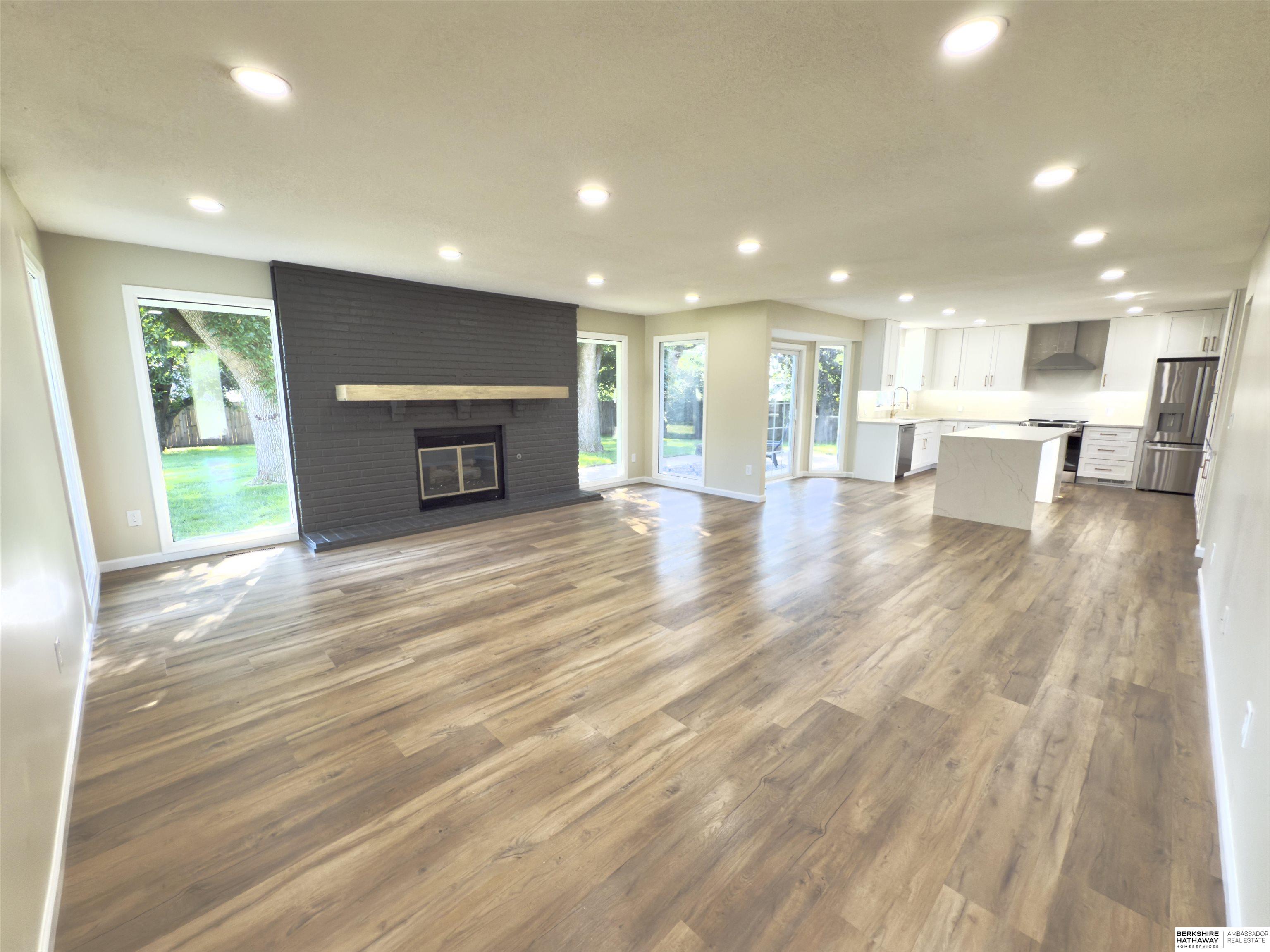 Council Bluffs, Iowa 51503, United States, 5 Bedrooms Bedrooms, ,4 BathroomsBathrooms,Residential,Active,197613