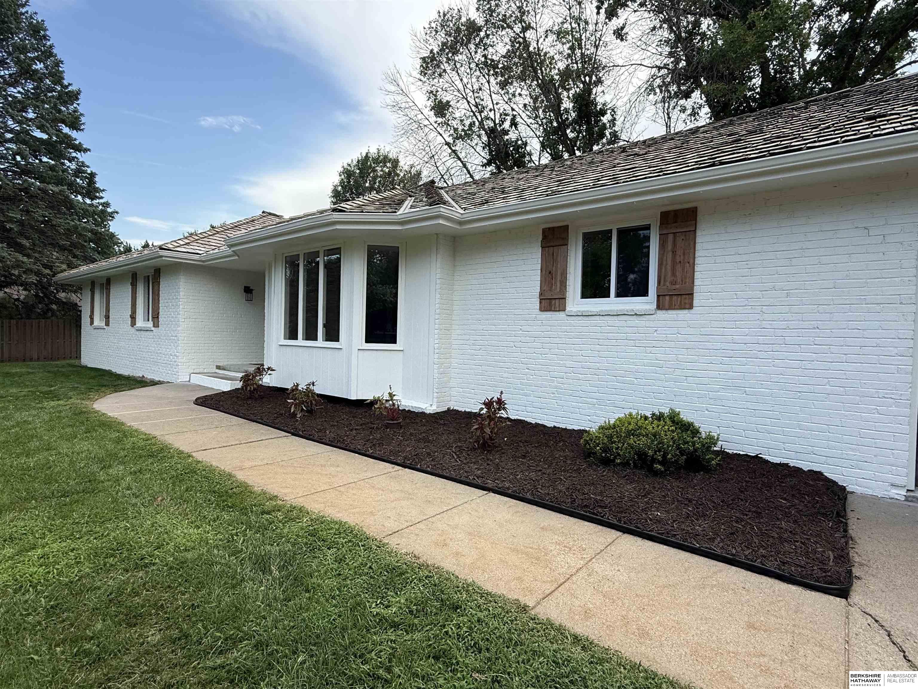 Council Bluffs, Iowa 51503, United States, 5 Bedrooms Bedrooms, ,4 BathroomsBathrooms,Residential,Active,197613