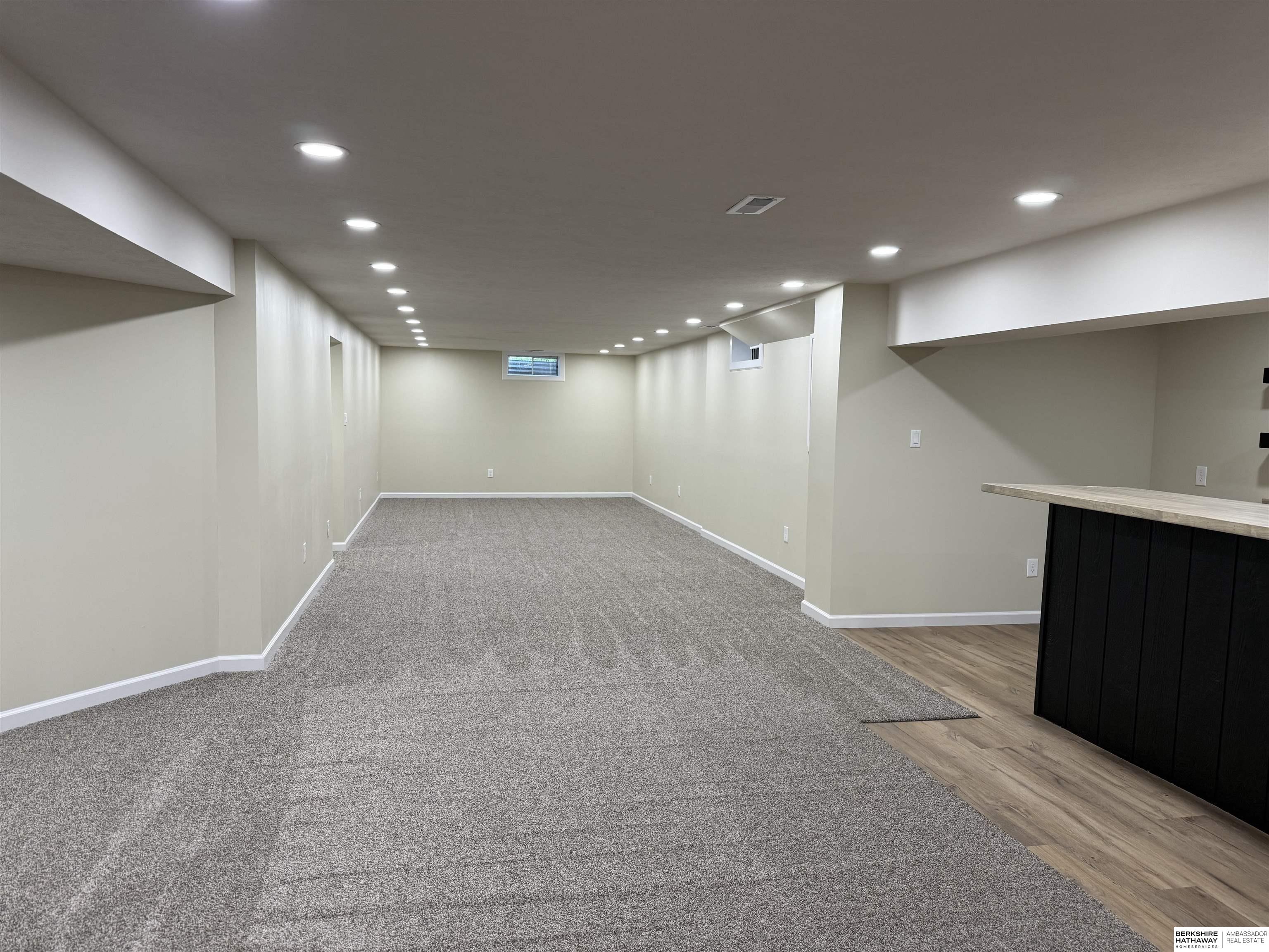 Council Bluffs, Iowa 51503, United States, 5 Bedrooms Bedrooms, ,4 BathroomsBathrooms,Residential,Active,197613