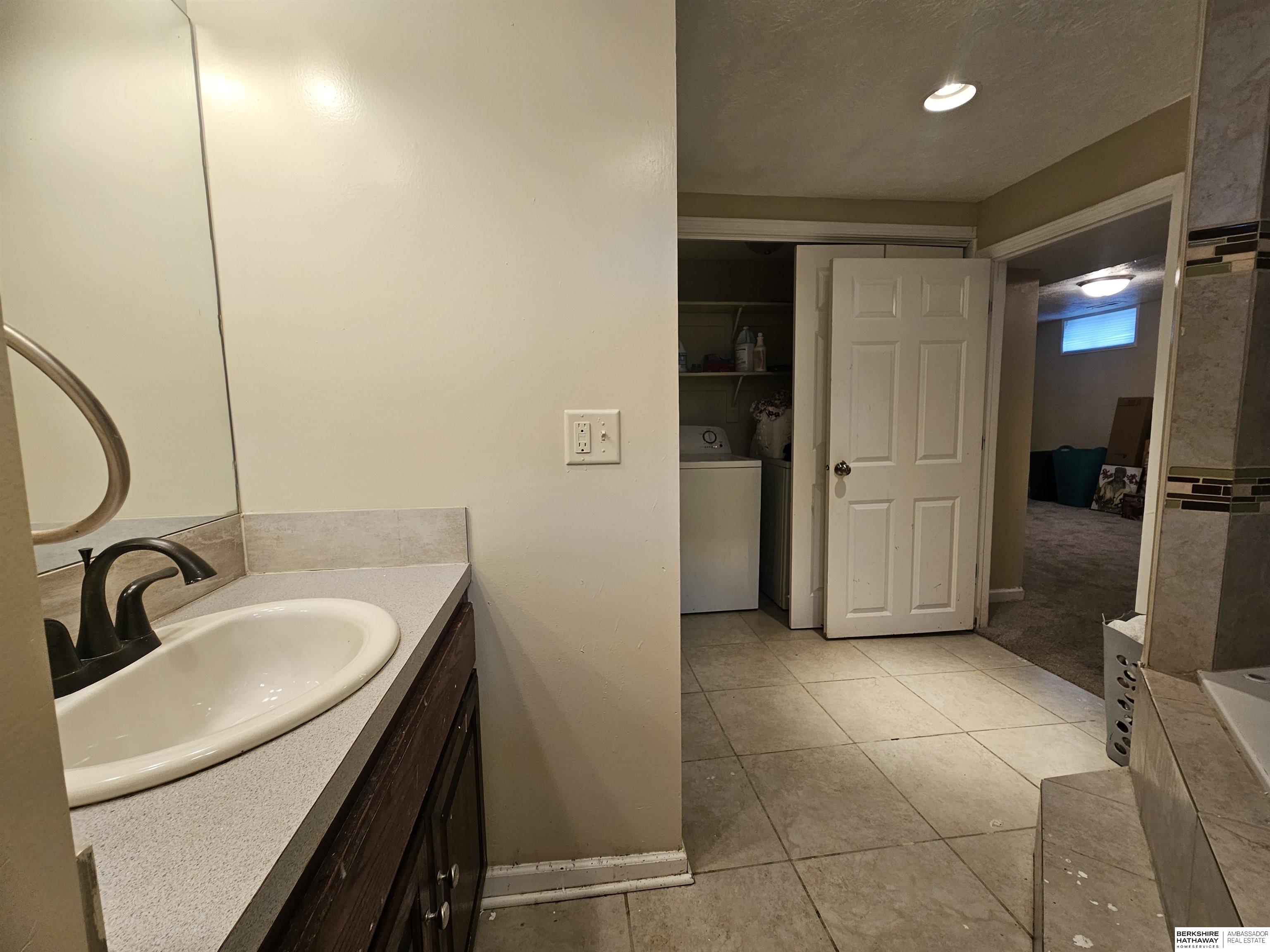 Omaha, Nebraska 68104, United States, 3 Bedrooms Bedrooms, ,2 BathroomsBathrooms,Residential,Pending,116467