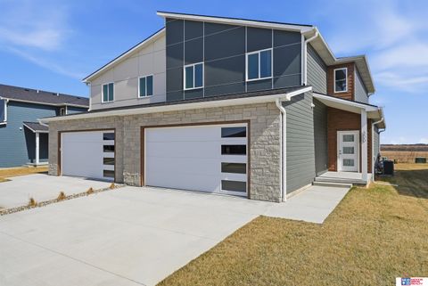 Photo of 300 N 105th Street, Lincoln, NE 68527 (MLS # 22606352)
