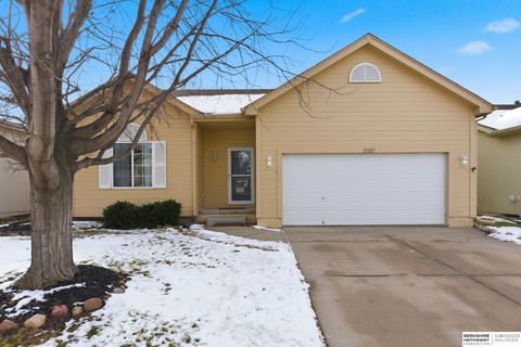 Photo of 15127 Tibbles Street, Omaha, NE 68116 (MLS # 22534710)