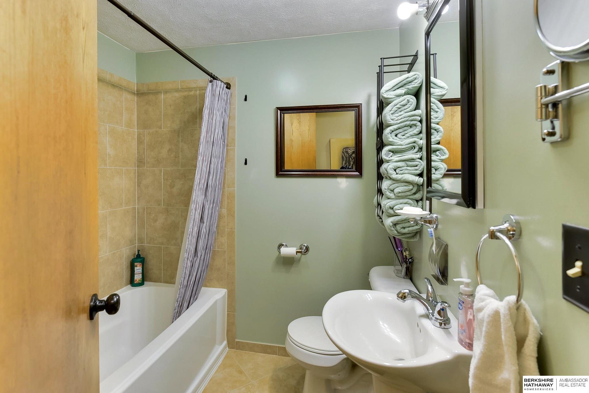 Omaha, Nebraska 68105, United States, 1 Bedroom Bedrooms, ,1 BathroomBathrooms,Residential,Active,124721