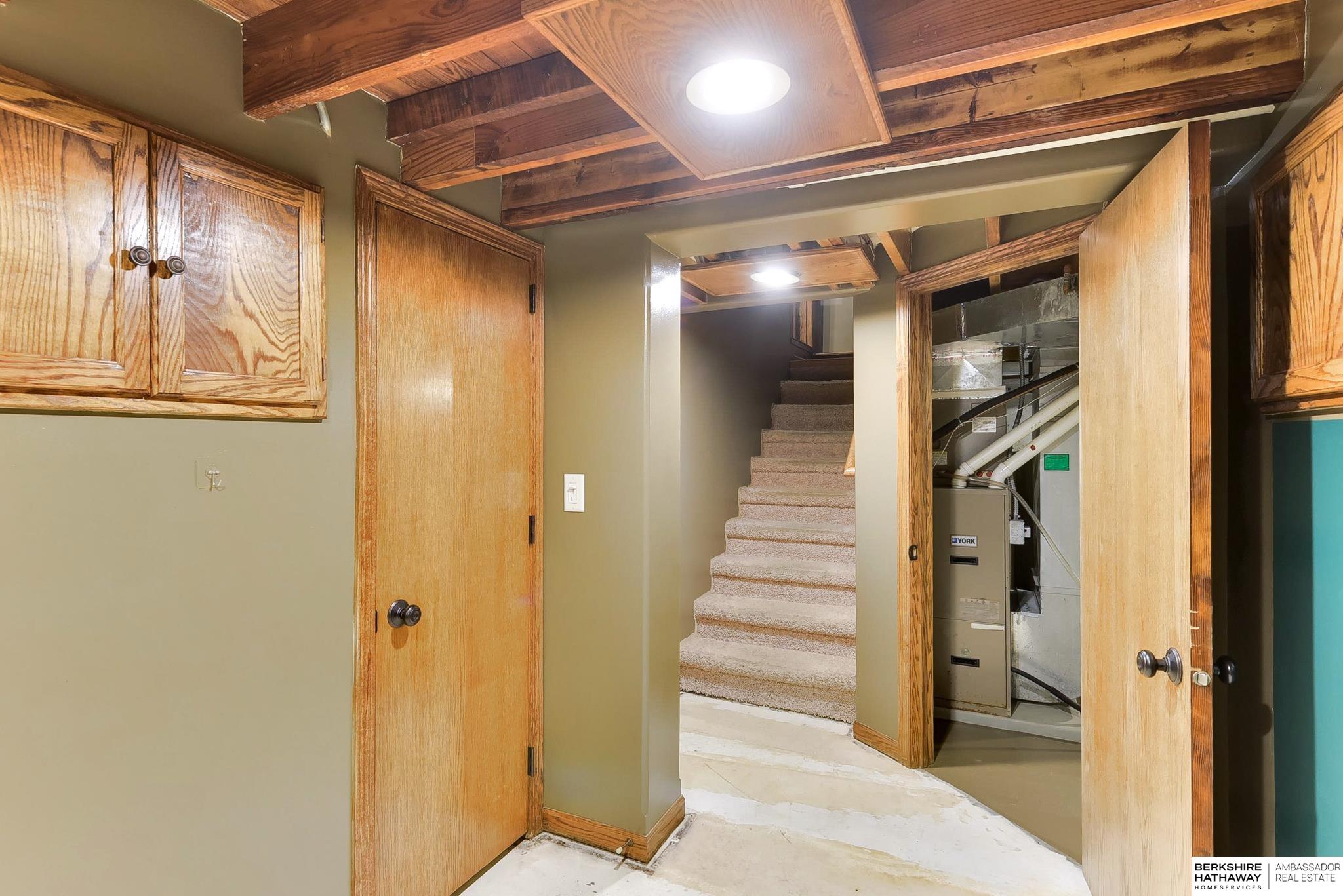 Omaha, Nebraska 68105, United States, 1 Bedroom Bedrooms, ,1 BathroomBathrooms,Residential,Active,124721