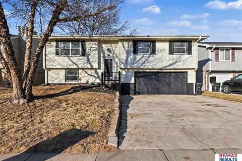 Photo of 11564 Rambleridge Road, Omaha, NE 68164 (MLS # 22603643)