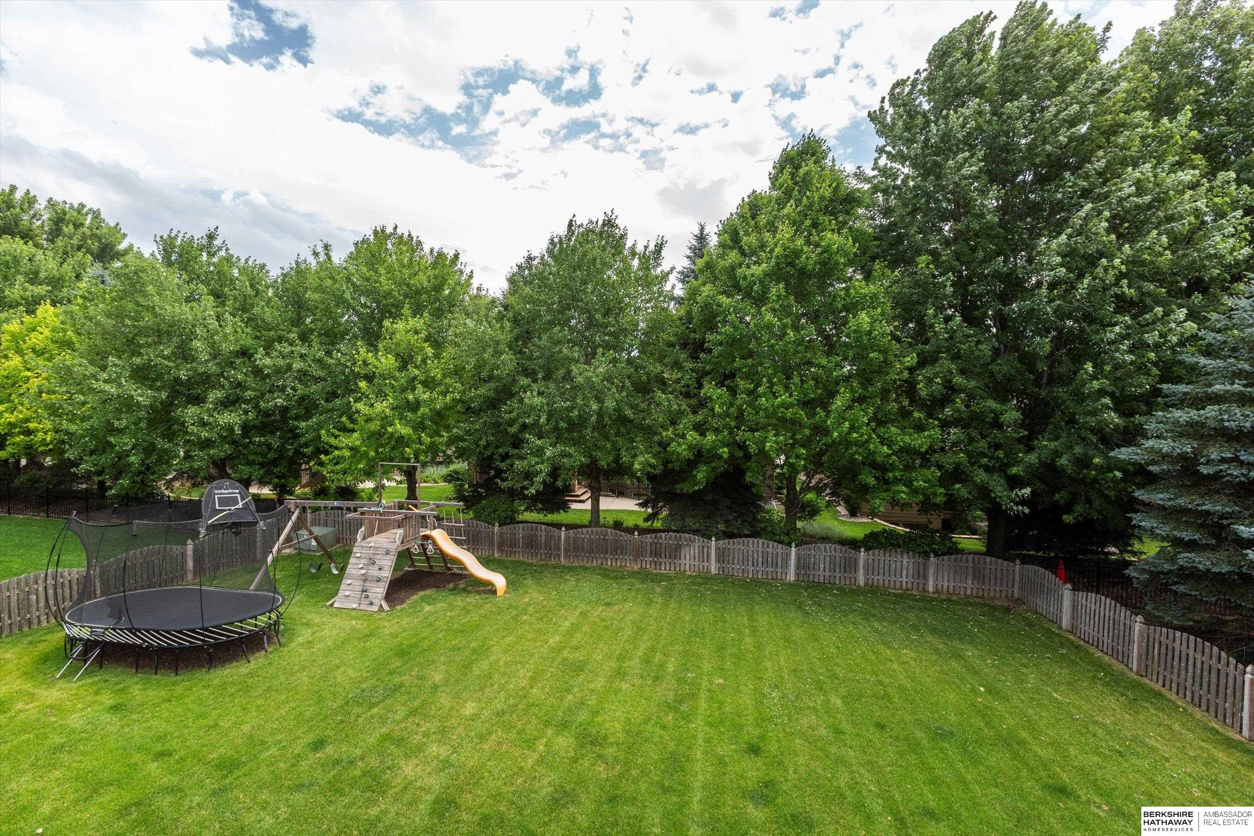 Omaha, Nebraska 68130, United States, 4 Bedrooms Bedrooms, ,4 BathroomsBathrooms,Residential,Active,171233