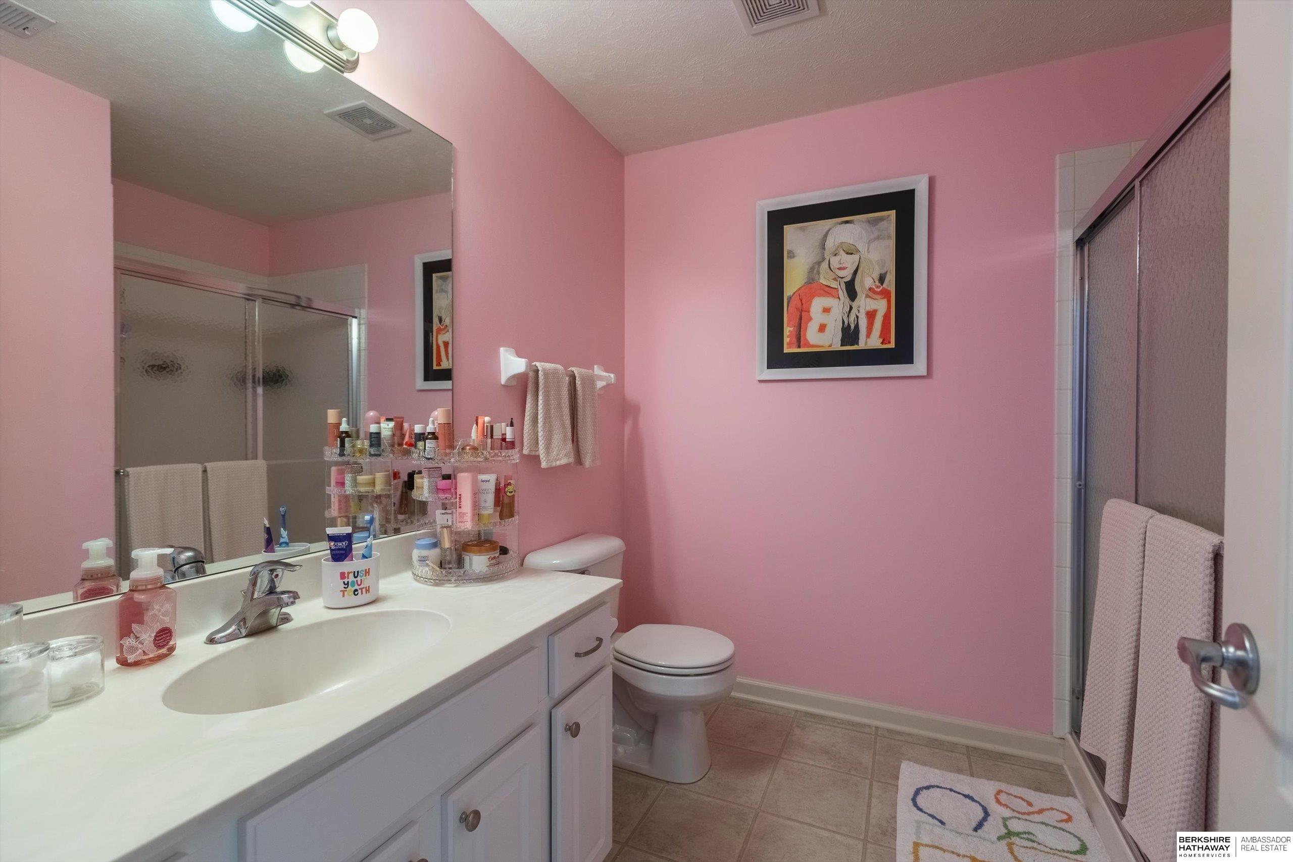 Omaha, Nebraska 68130, United States, 4 Bedrooms Bedrooms, ,4 BathroomsBathrooms,Residential,Active,171233