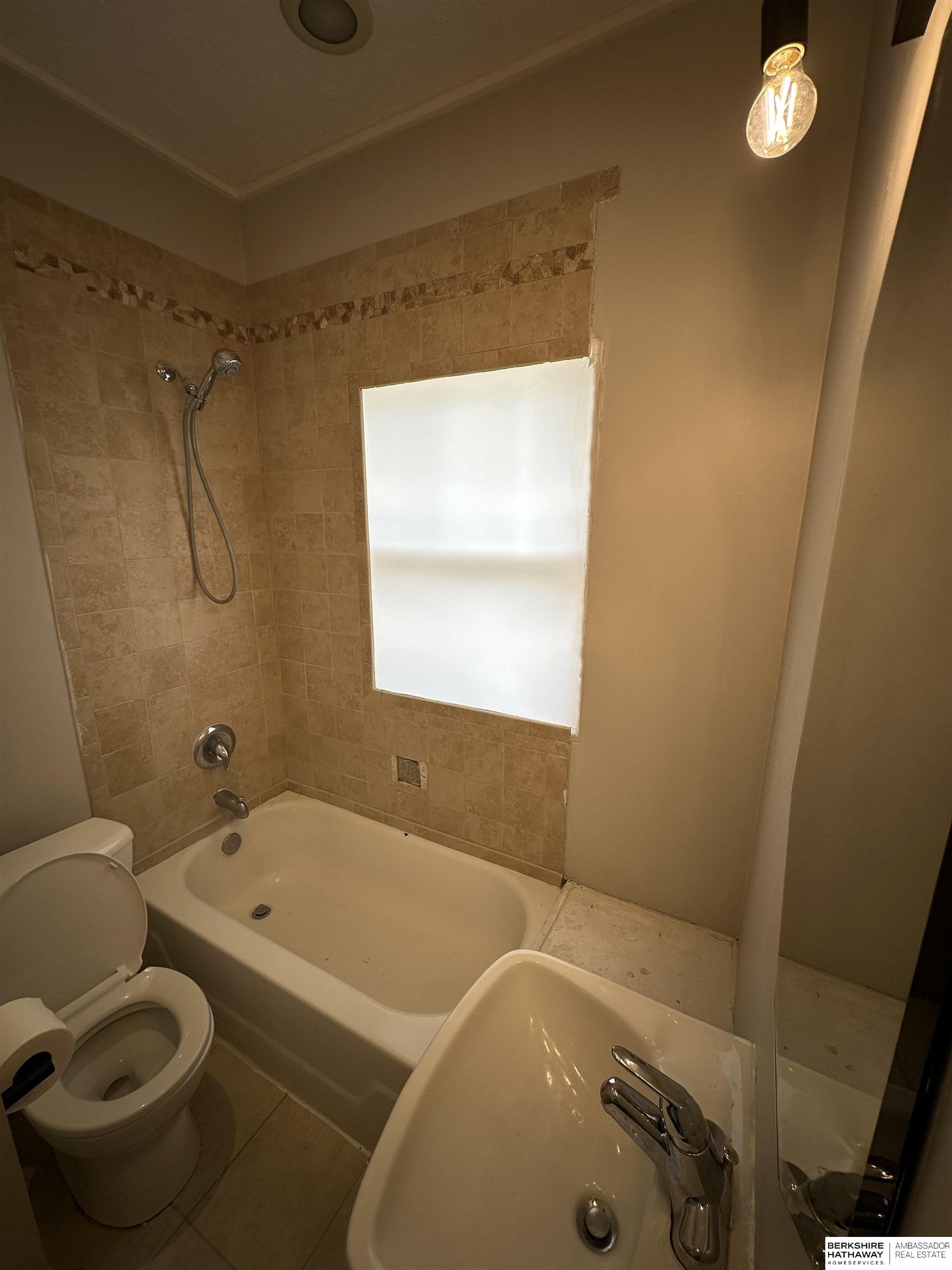 Bellevue, Nebraska 68005, United States, 2 Bedrooms Bedrooms, ,1 BathroomBathrooms,Residential,Pending,136920