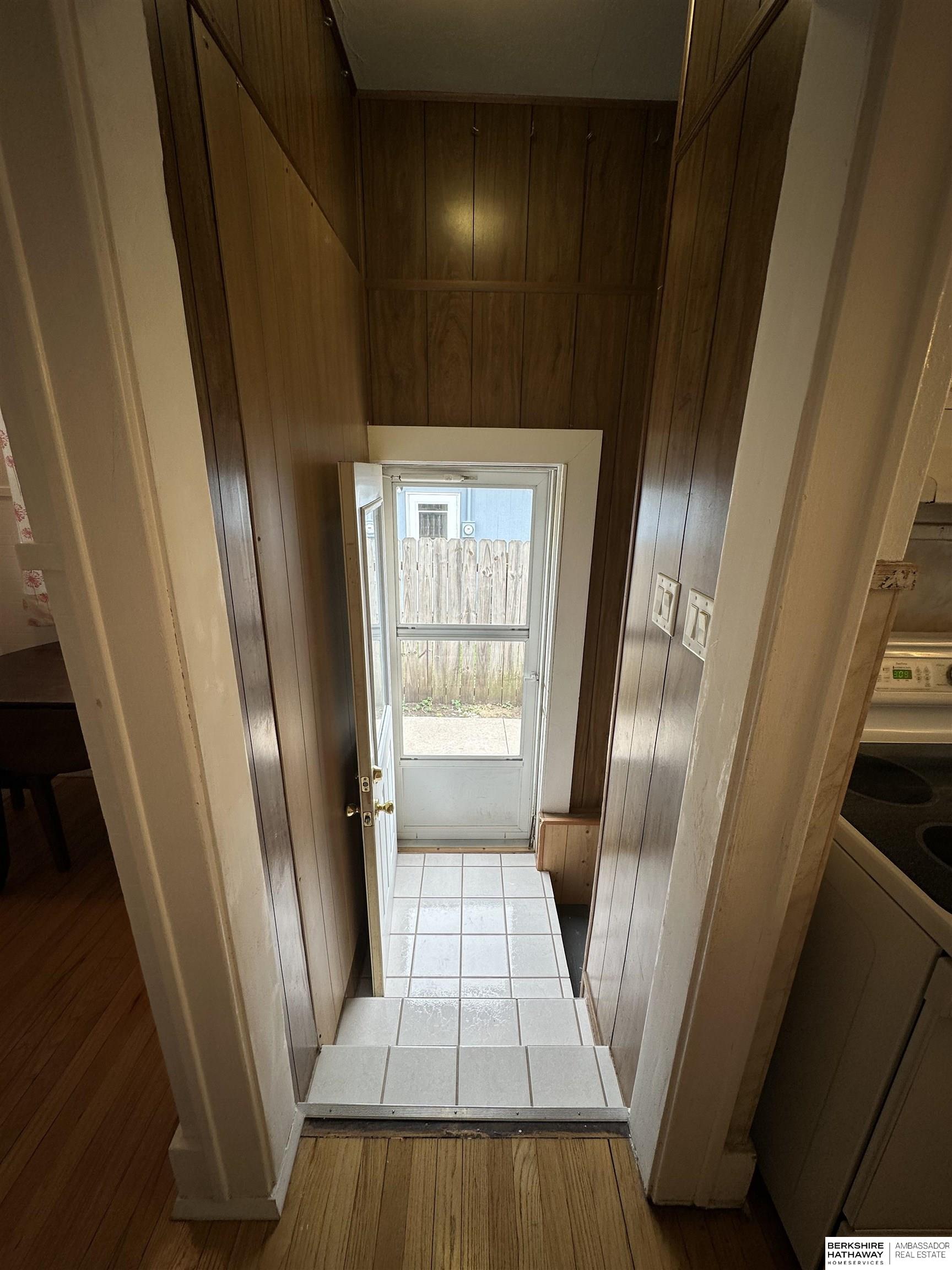 Bellevue, Nebraska 68005, United States, 2 Bedrooms Bedrooms, ,1 BathroomBathrooms,Residential,Pending,136920