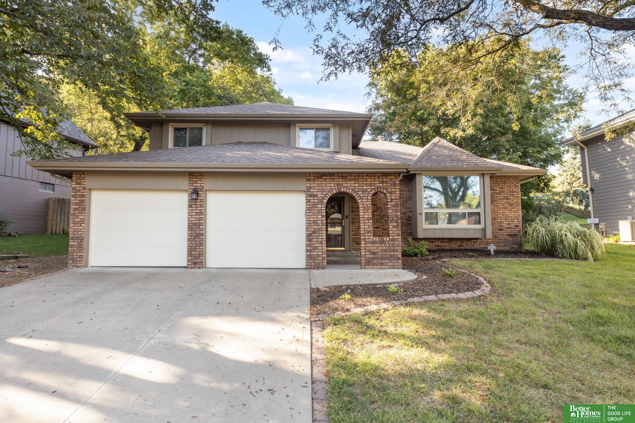 910 Wolf Lane