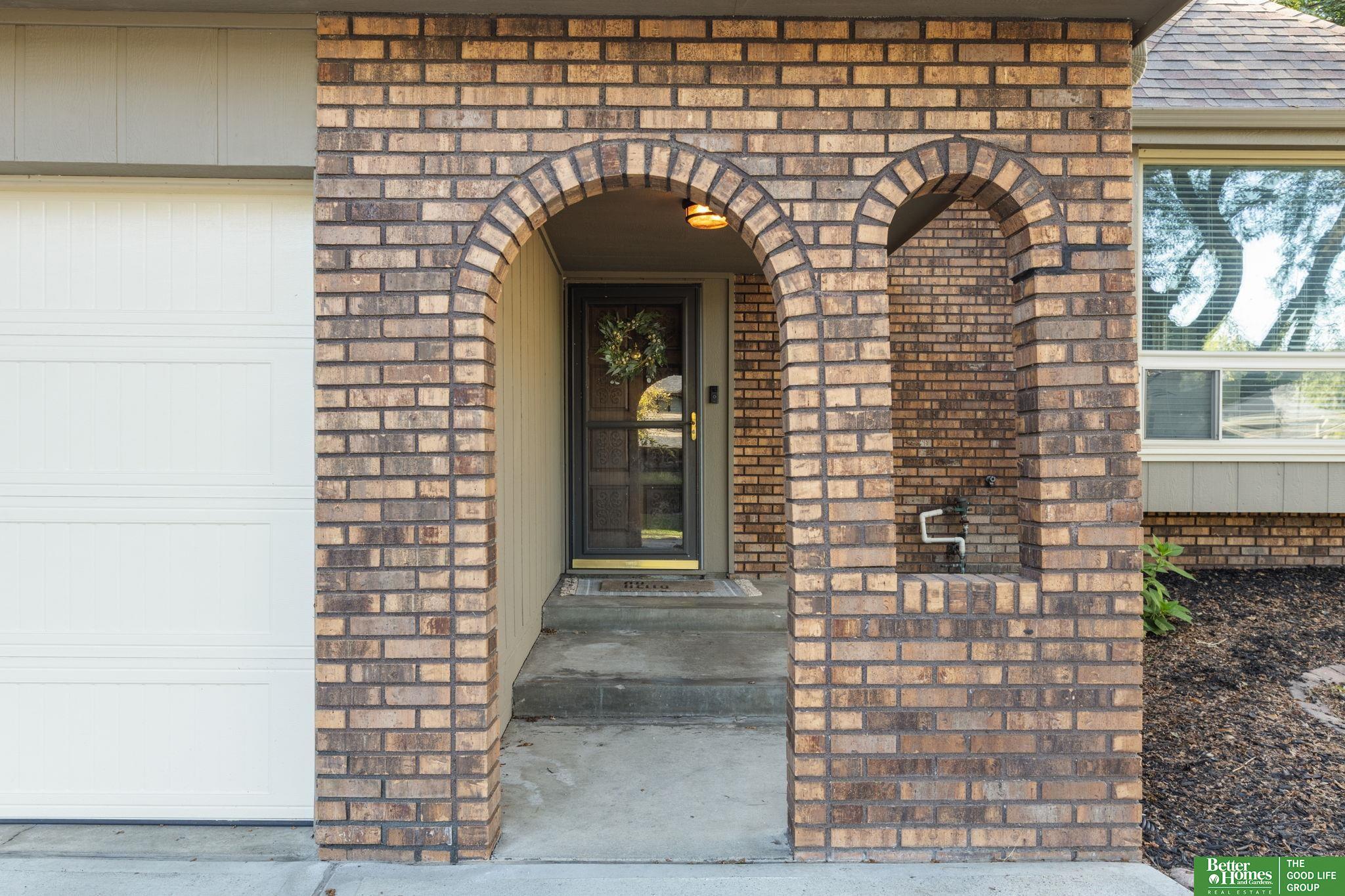 910 Wolf Lane
