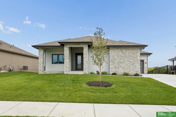 11715 S 119TH ST, PAPILLION, NE 68046 - Image 301e16b372e7caac9c18dfd50d7e9abb/1486980098