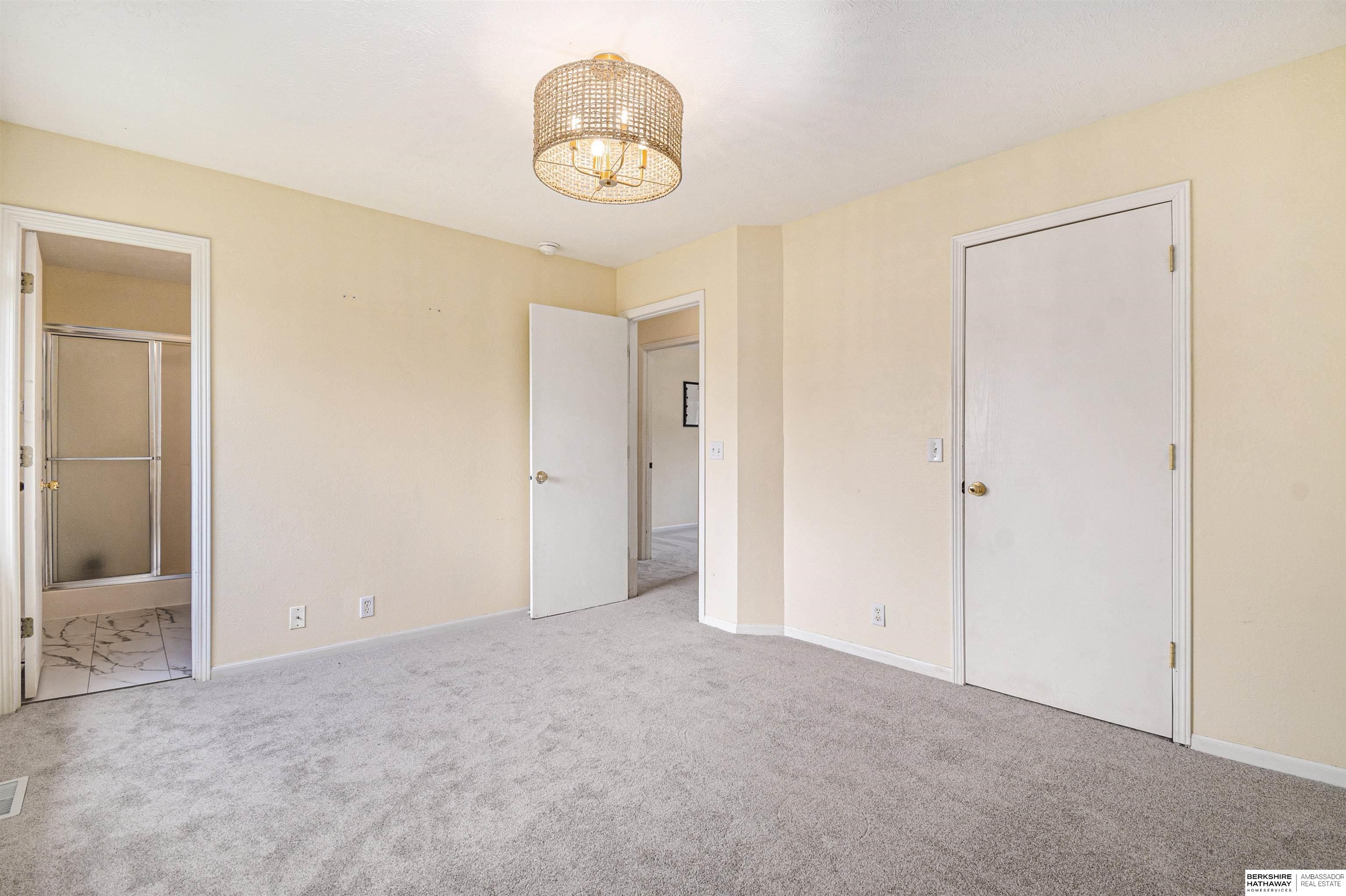 Papillion, Nebraska 68133, United States, 3 Bedrooms Bedrooms, ,2 BathroomsBathrooms,Residential,Pending,154997