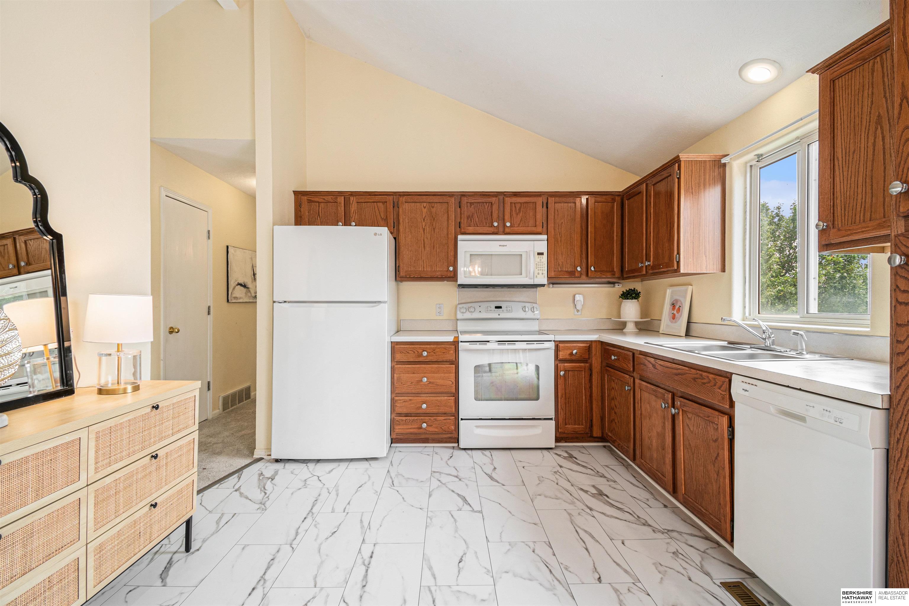 Papillion, Nebraska 68133, United States, 3 Bedrooms Bedrooms, ,2 BathroomsBathrooms,Residential,Pending,154997