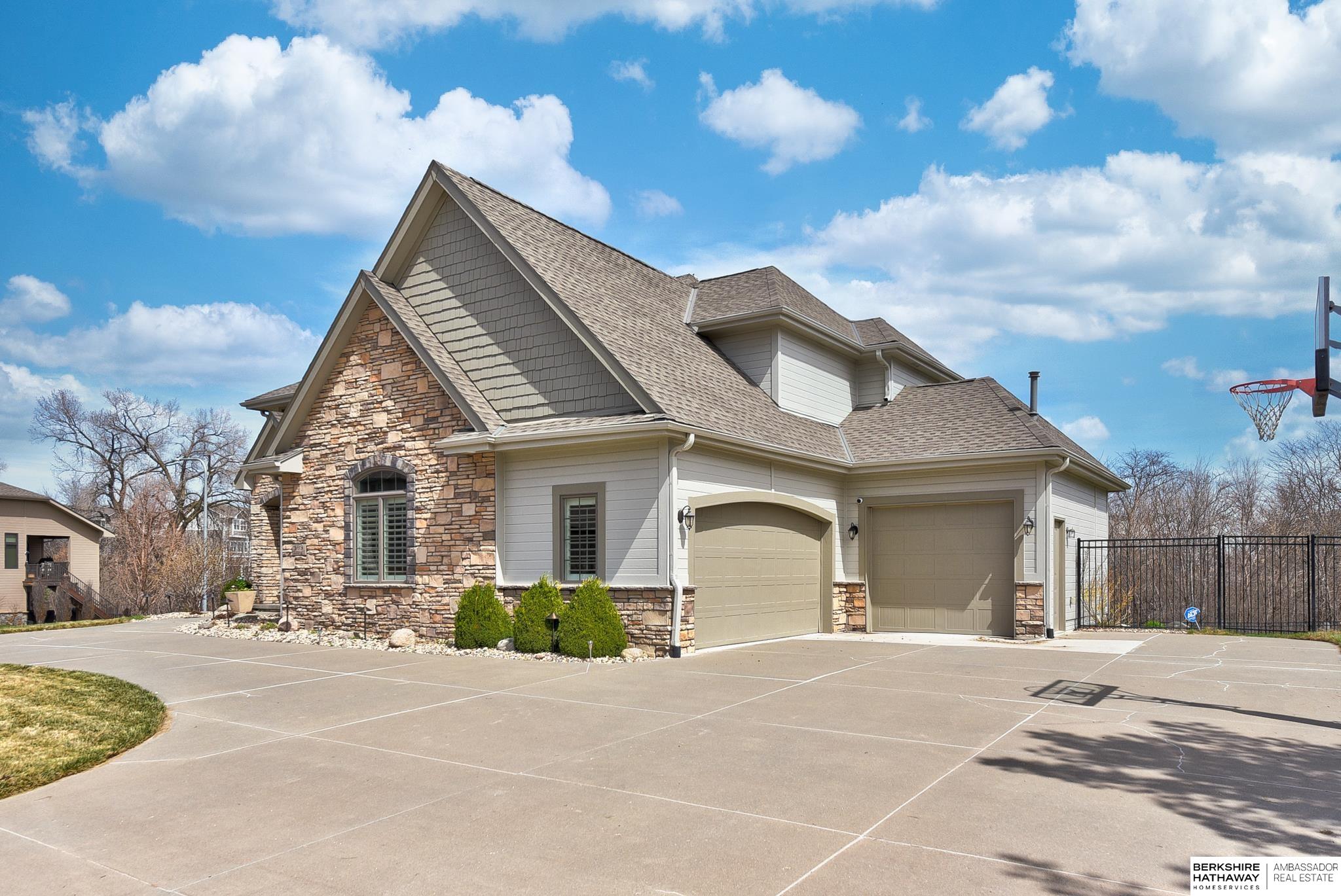 Elkhorn, Nebraska 68022, United States, 6 Bedrooms Bedrooms, ,5 BathroomsBathrooms,Residential,Active,101470