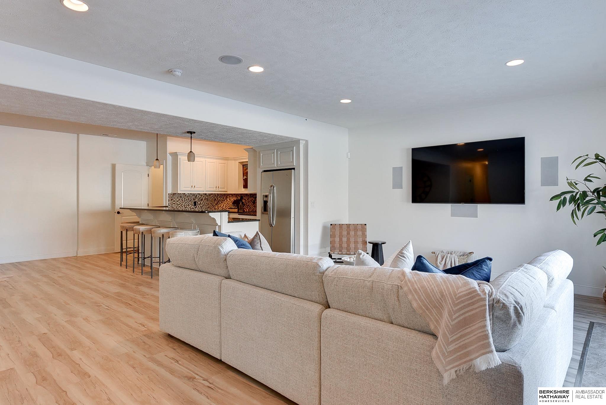 Elkhorn, Nebraska 68022, United States, 6 Bedrooms Bedrooms, ,5 BathroomsBathrooms,Residential,Active,101470