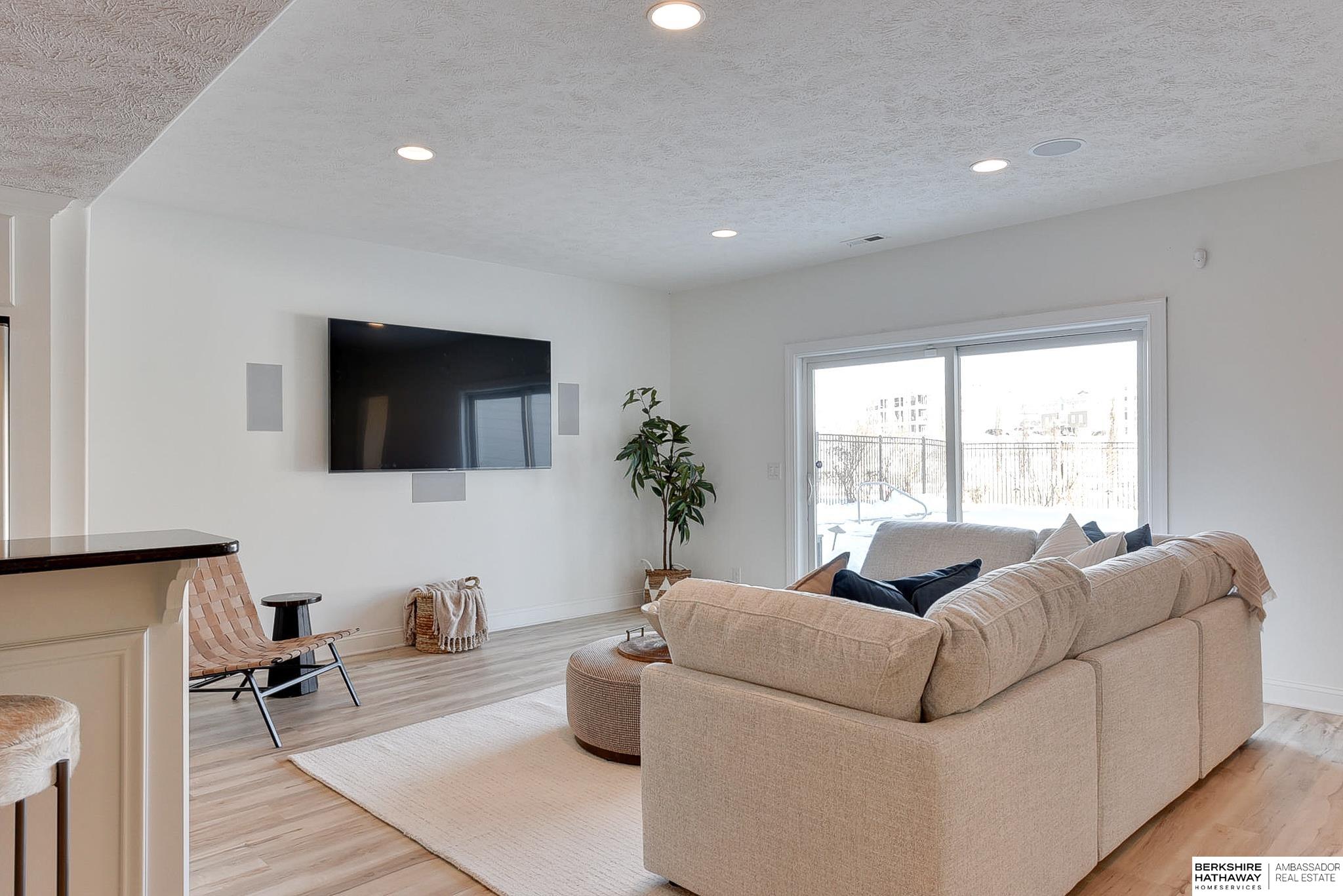 Elkhorn, Nebraska 68022, United States, 6 Bedrooms Bedrooms, ,5 BathroomsBathrooms,Residential,Active,101470