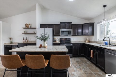 Photo of 13958 Potter Parkway, Omaha, NE 68142 (MLS # 22600764)