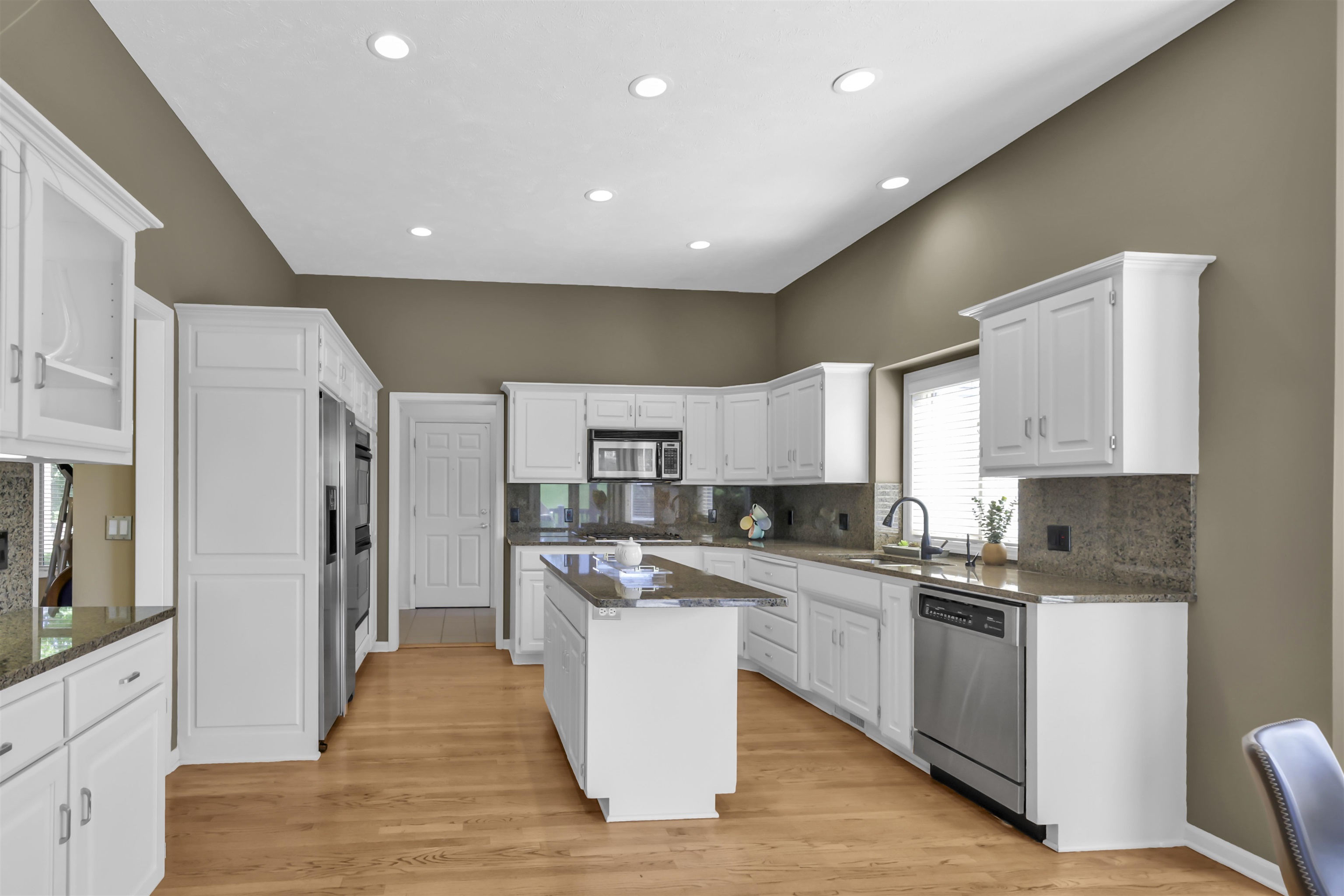 Omaha, Nebraska 68164, United States, 3 Bedrooms Bedrooms, ,2 BathroomsBathrooms,Residential,Pending,133798