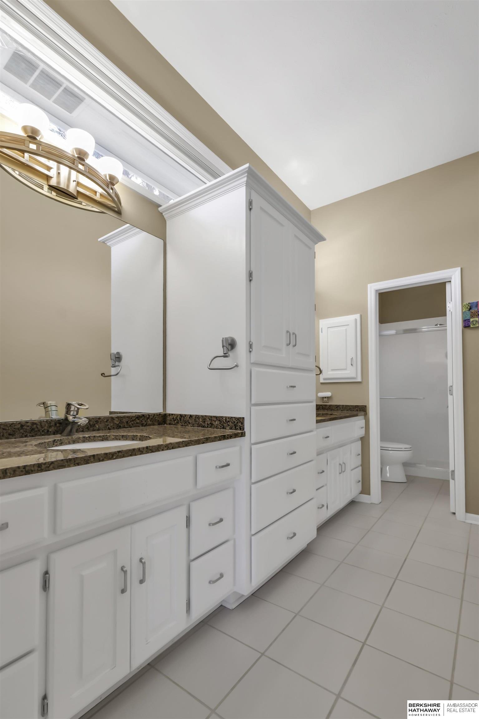 Omaha, Nebraska 68164, United States, 3 Bedrooms Bedrooms, ,2 BathroomsBathrooms,Residential,Pending,133798