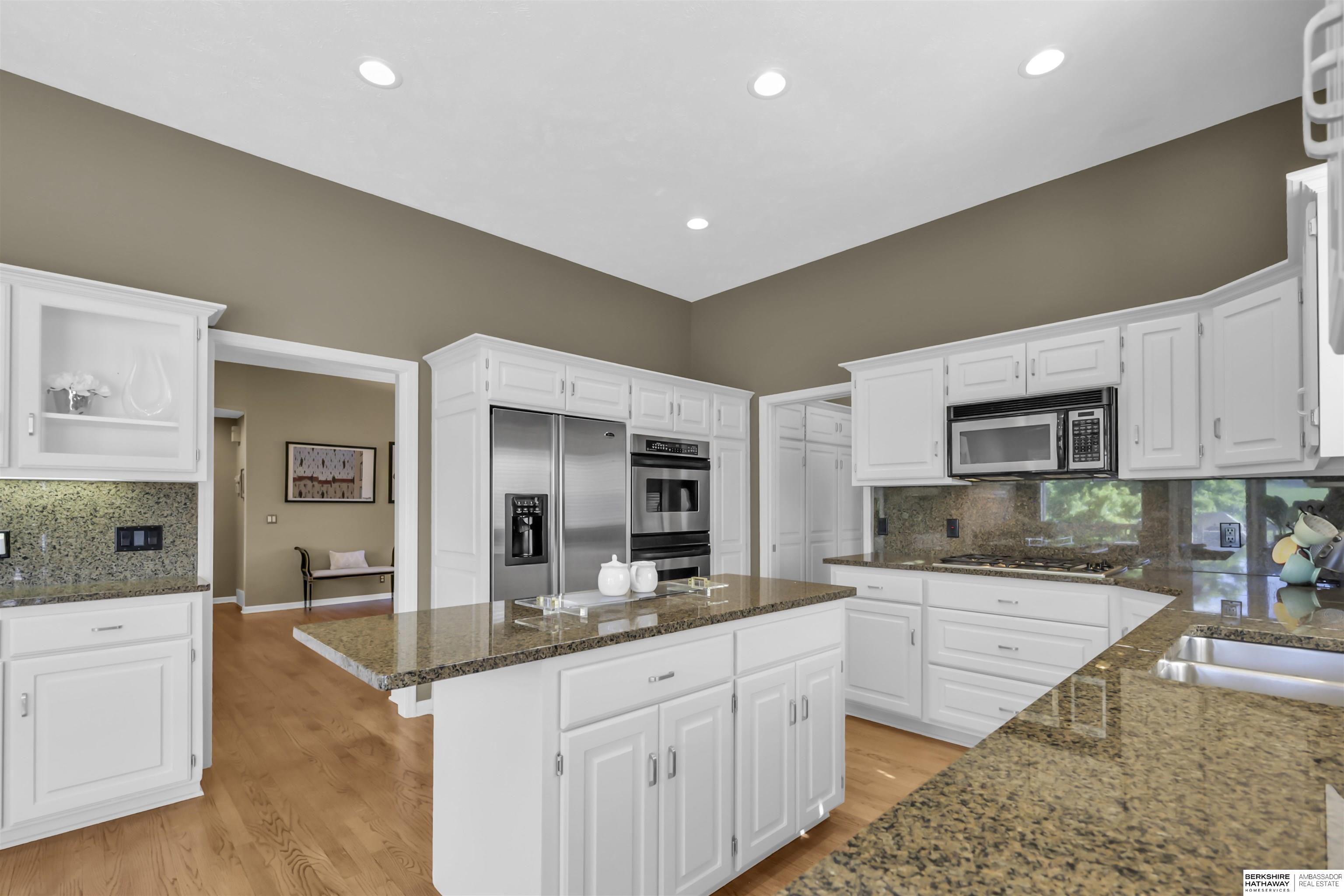 Omaha, Nebraska 68164, United States, 3 Bedrooms Bedrooms, ,2 BathroomsBathrooms,Residential,Pending,133798