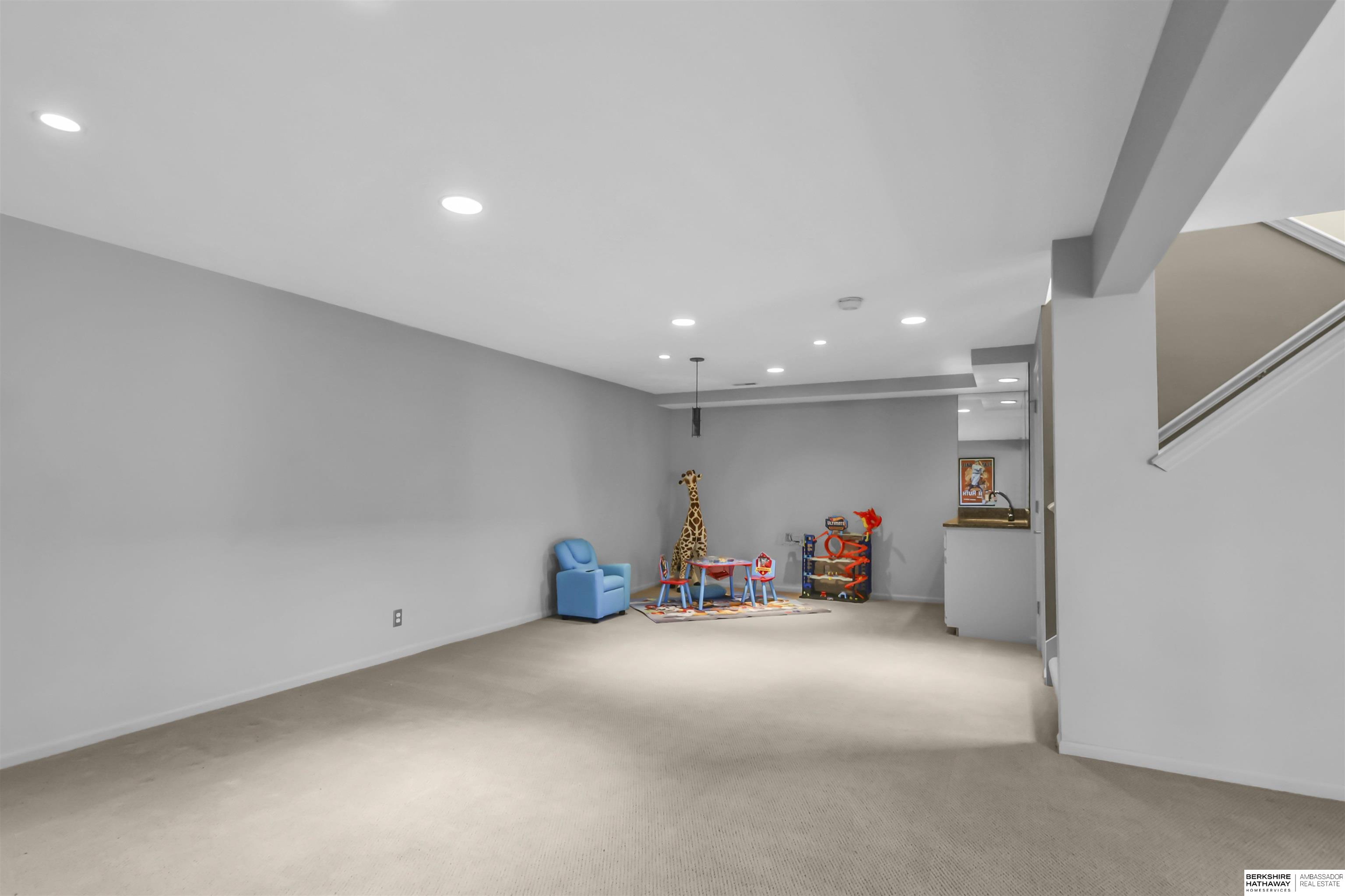 Omaha, Nebraska 68164, United States, 3 Bedrooms Bedrooms, ,2 BathroomsBathrooms,Residential,Pending,133798