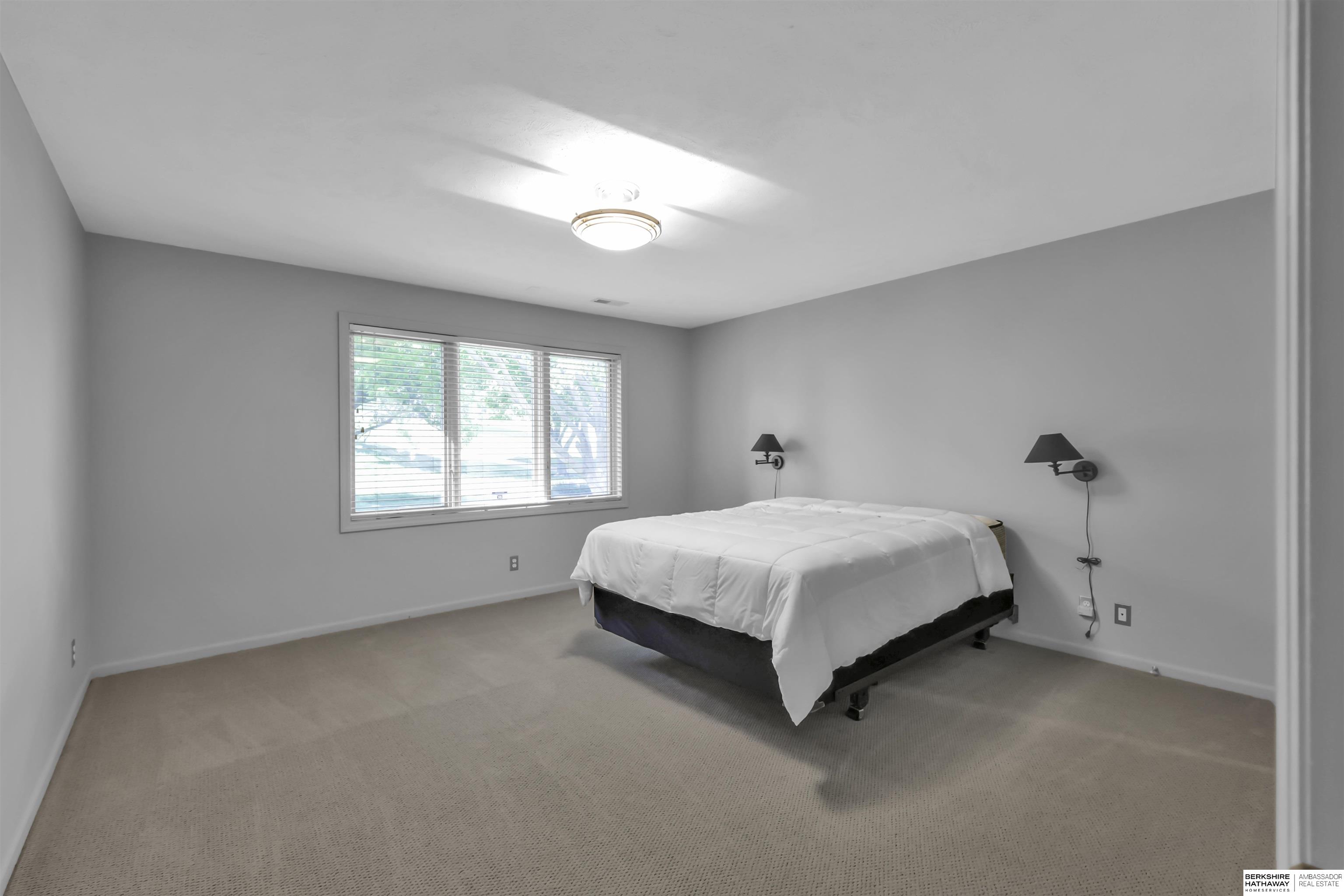 Omaha, Nebraska 68164, United States, 3 Bedrooms Bedrooms, ,2 BathroomsBathrooms,Residential,Pending,133798