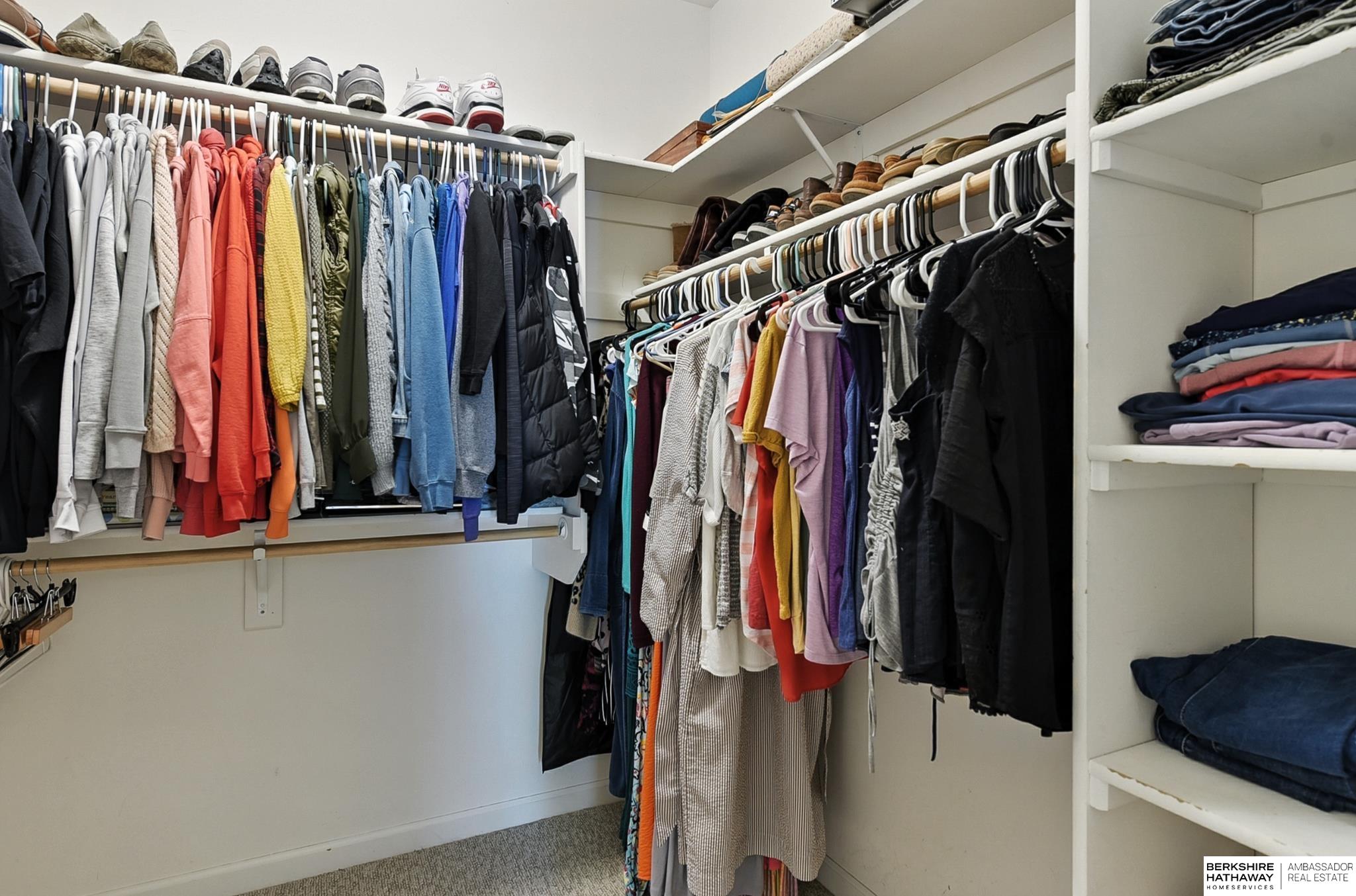 Omaha, Nebraska 68136, United States, 4 Bedrooms Bedrooms, ,3 BathroomsBathrooms,Residential,Pending,199051