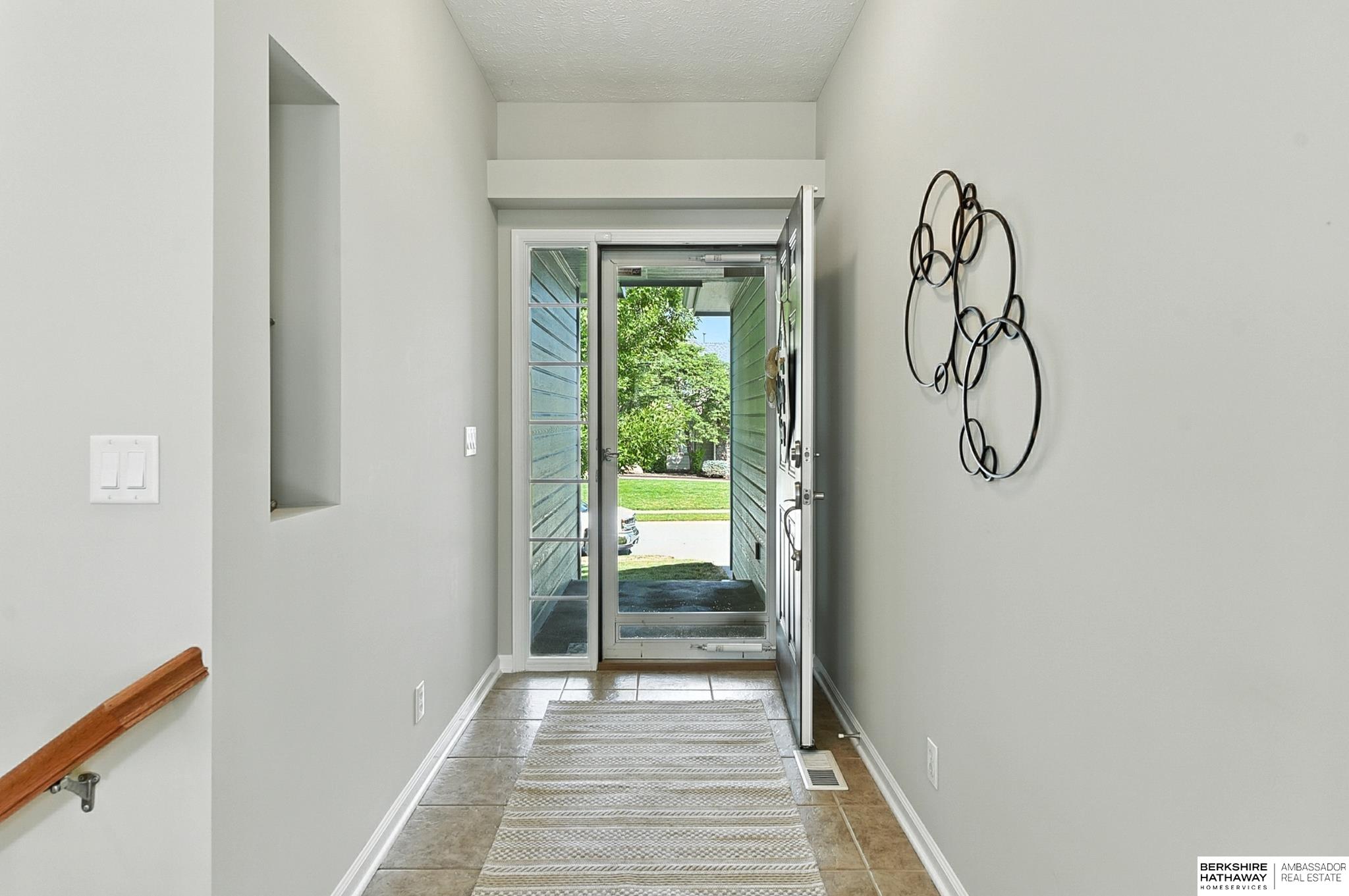 Omaha, Nebraska 68136, United States, 4 Bedrooms Bedrooms, ,3 BathroomsBathrooms,Residential,Pending,199051