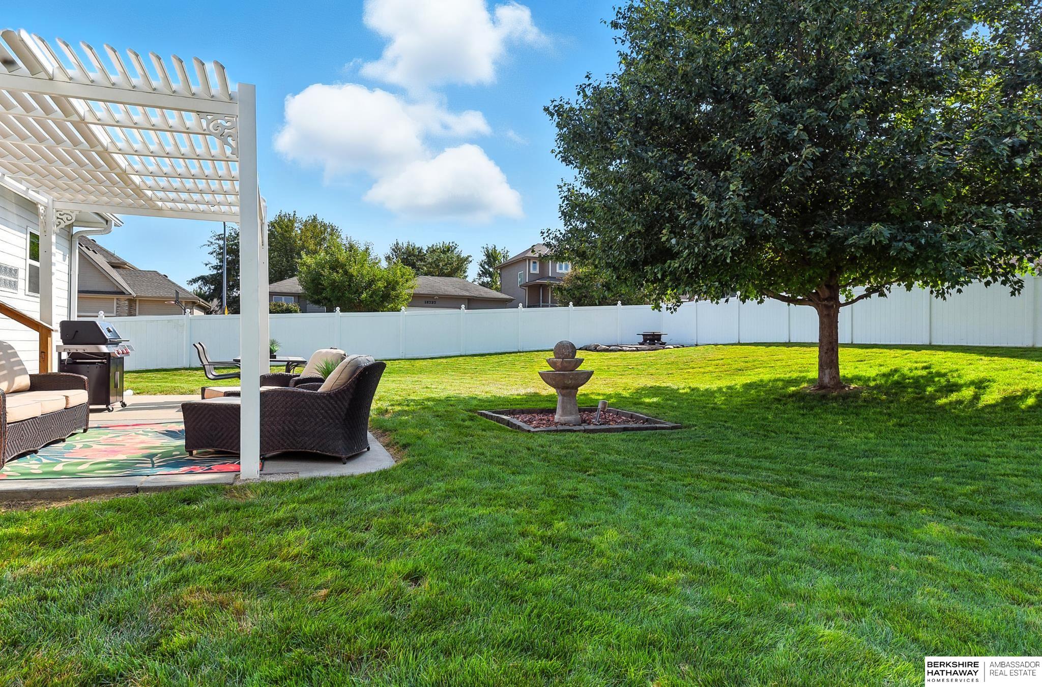 Omaha, Nebraska 68136, United States, 4 Bedrooms Bedrooms, ,3 BathroomsBathrooms,Residential,Pending,199051