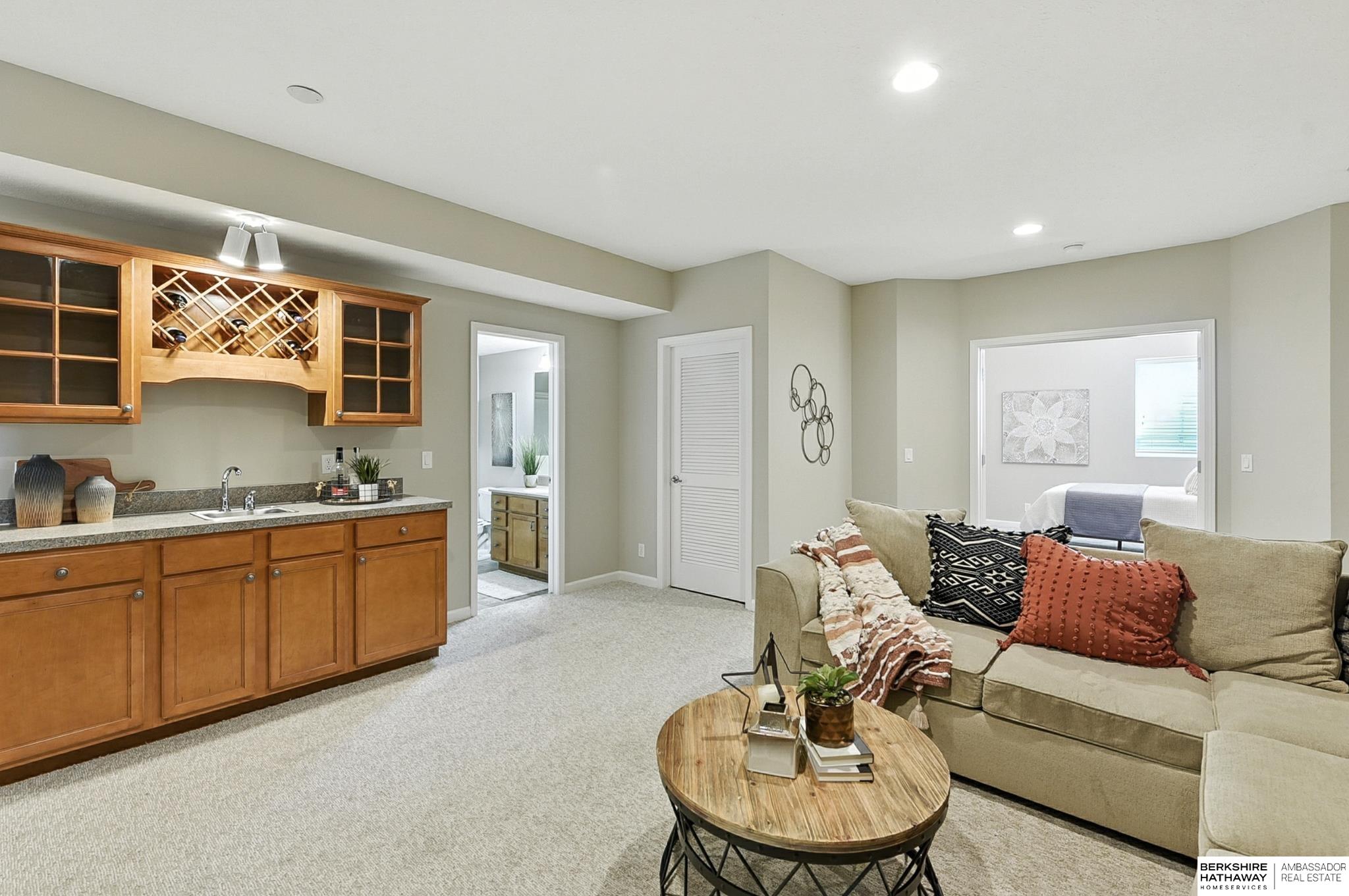 Omaha, Nebraska 68136, United States, 4 Bedrooms Bedrooms, ,3 BathroomsBathrooms,Residential,Pending,199051