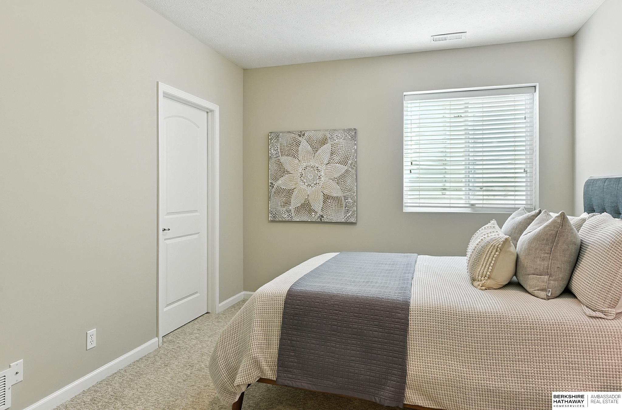 Omaha, Nebraska 68136, United States, 4 Bedrooms Bedrooms, ,3 BathroomsBathrooms,Residential,Pending,199051