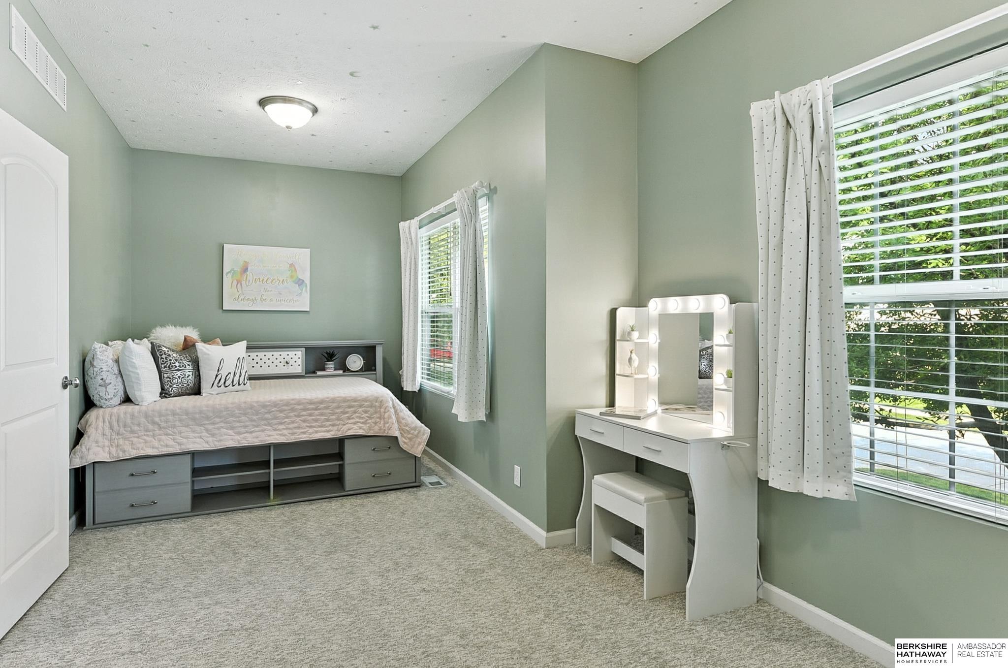 Omaha, Nebraska 68136, United States, 4 Bedrooms Bedrooms, ,3 BathroomsBathrooms,Residential,Pending,199051