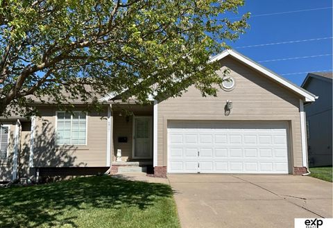 Photo of 4917 N 144 Avenue, Omaha, NE 68116 (MLS # 22534703)