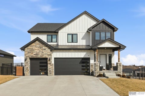 Photo of 19002 Acorn Drive, Gretna, NE 68028 (MLS # 22615293)
