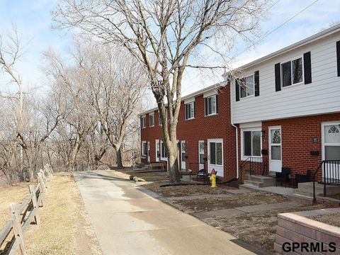 Photo of 128 Arbor Court, Omaha, NE 68108 (MLS # 22613171)
