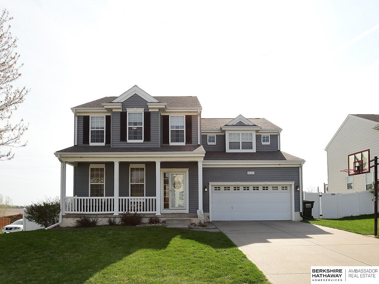 Papillion, Nebraska 68046, United States, 5 Bedrooms Bedrooms, ,3 BathroomsBathrooms,Residential,Pending,111467