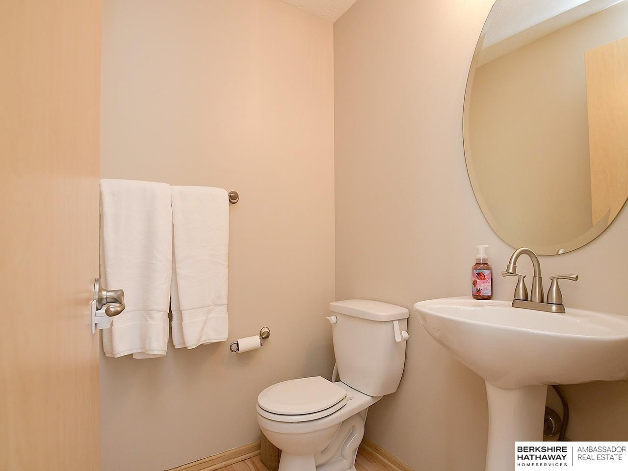 Papillion, Nebraska 68046, United States, 5 Bedrooms Bedrooms, ,3 BathroomsBathrooms,Residential,Pending,111467