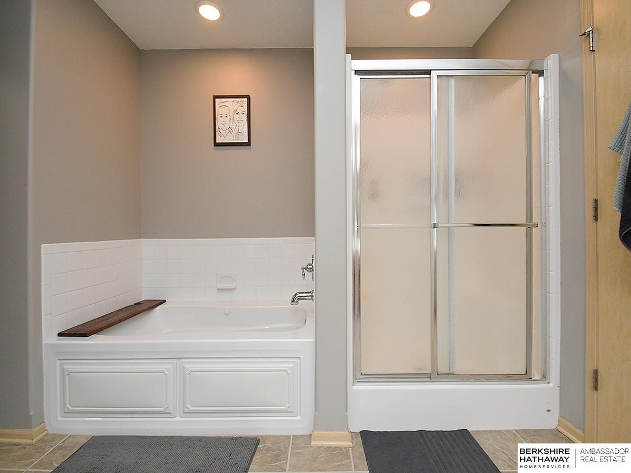 Papillion, Nebraska 68046, United States, 5 Bedrooms Bedrooms, ,3 BathroomsBathrooms,Residential,Pending,111467