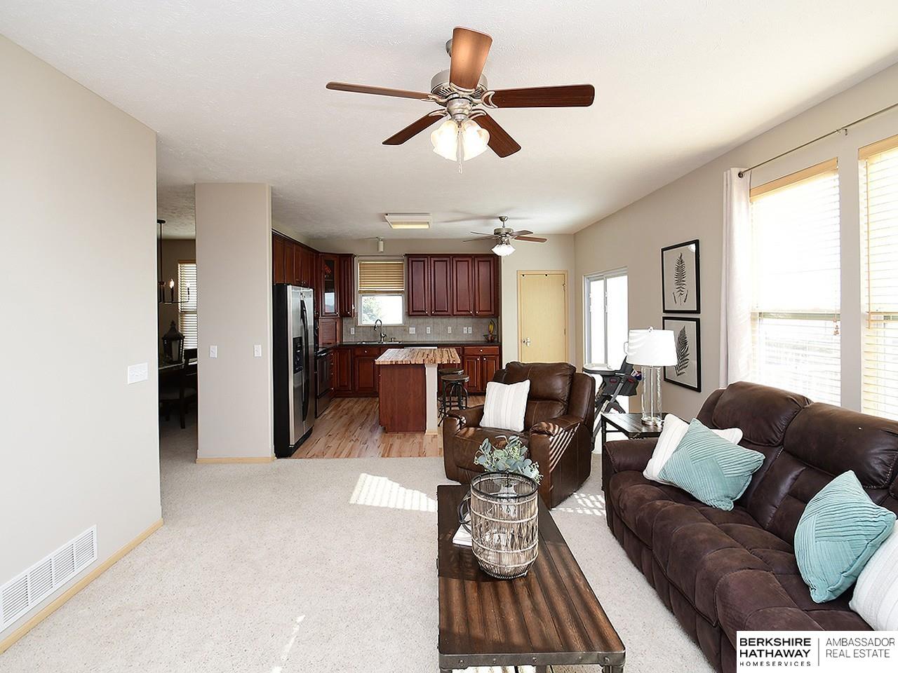 Papillion, Nebraska 68046, United States, 5 Bedrooms Bedrooms, ,3 BathroomsBathrooms,Residential,Pending,111467