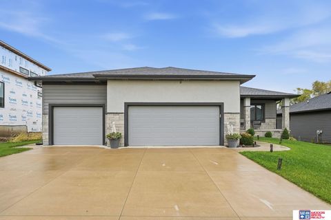 Photo of 8920 Shadow Creek Lane, Lincoln, NE 68520 (MLS # 22607104)